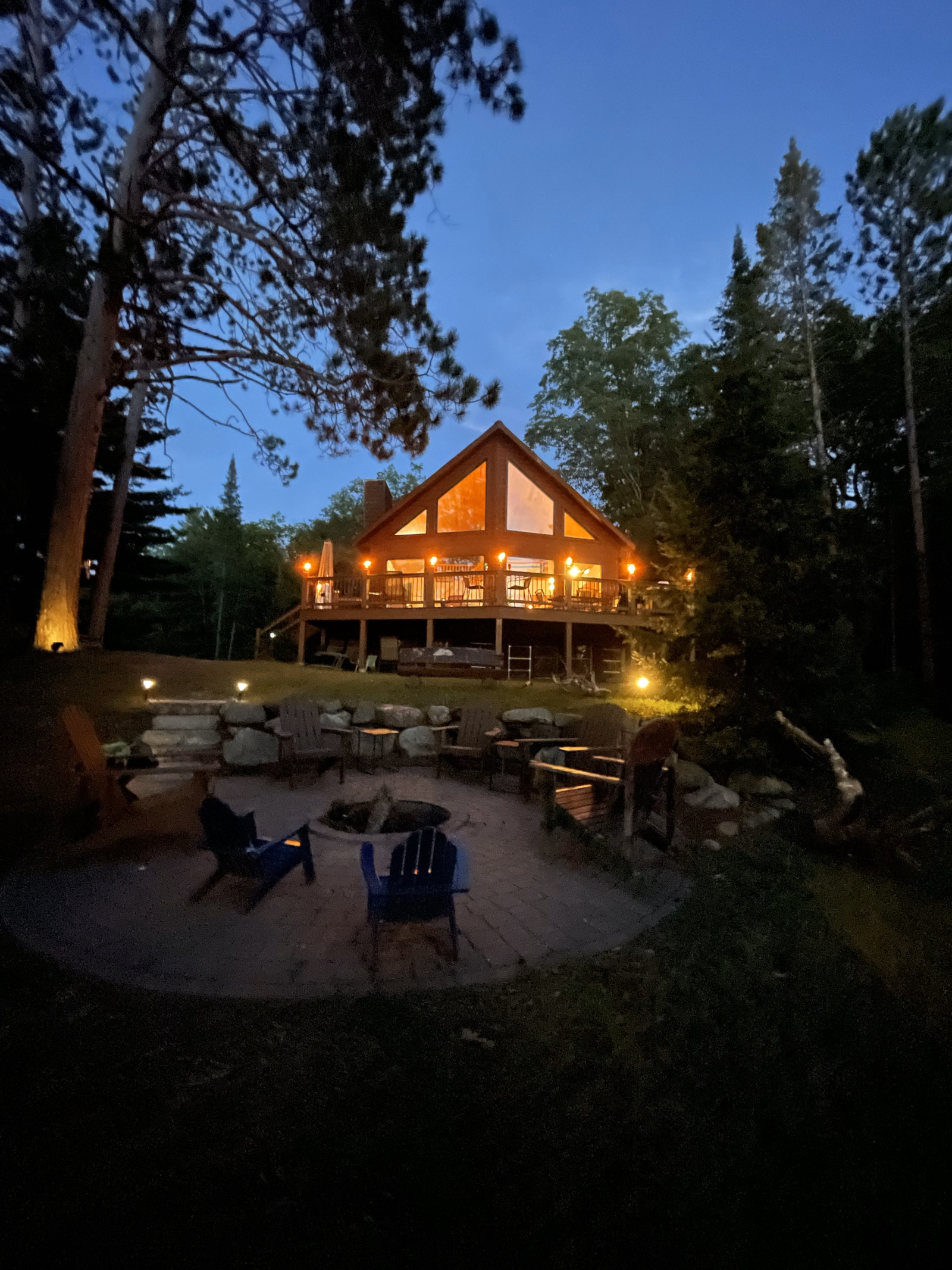 Hoguera Lugar perfecto para escuchar el canto de los colimbos, el aullido de los lobos y los búhos c ...
