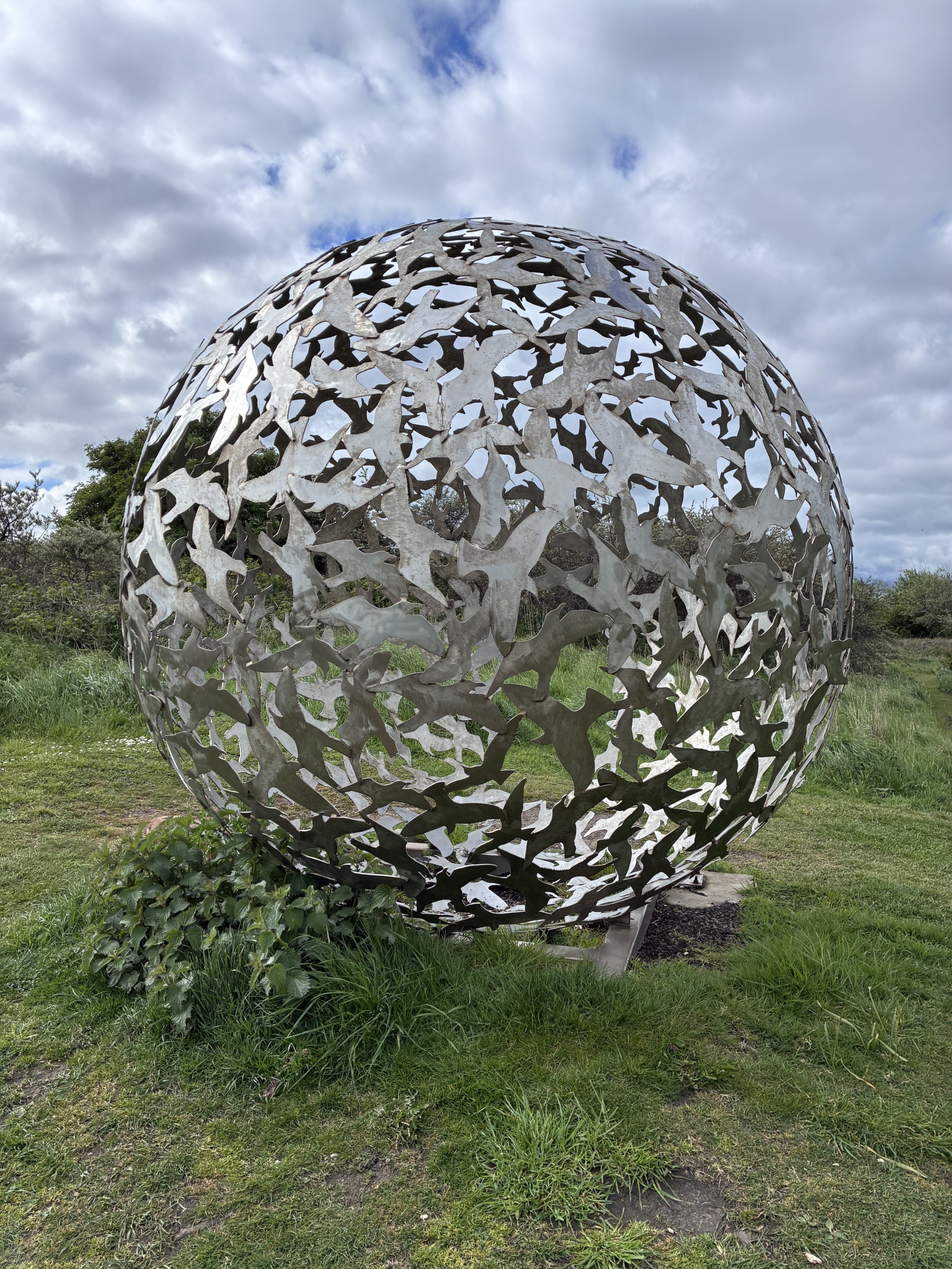 Una de las piezas orientadas a aves de Amble Sculpture Trail