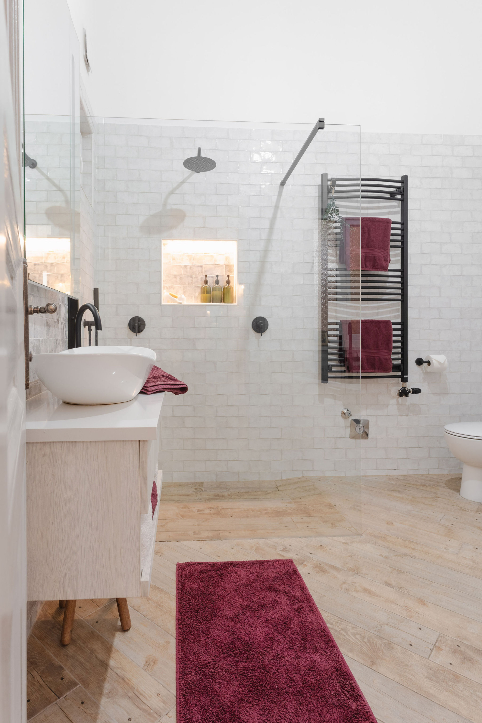 Downtown, Budapest - Centrally located with everything you want in Walking Distance!