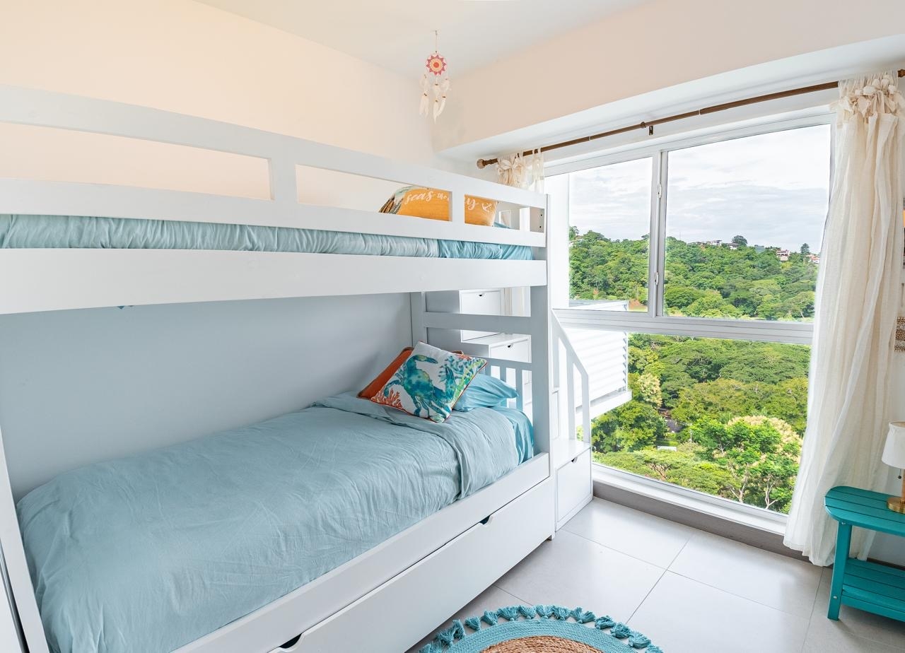 Pura Vida breathtaking ocean view