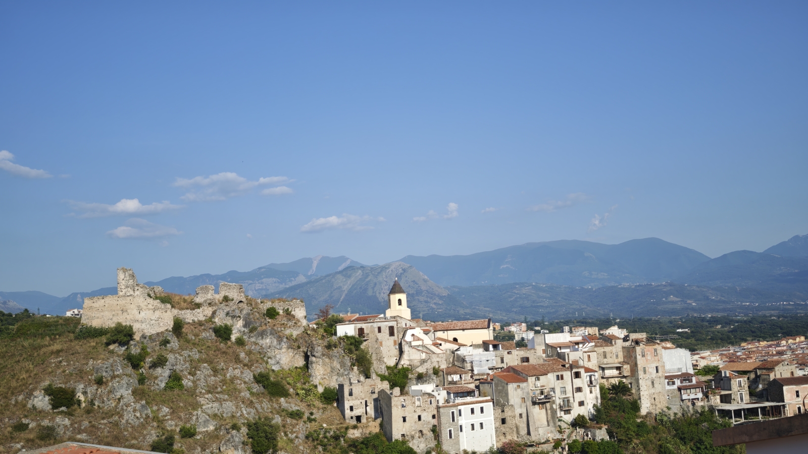 Montemare apartment between sea and mountains