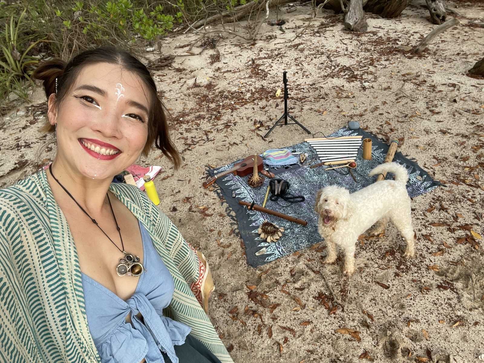 Sesión de Sanación con Sonido con Lola en la playa🏝️