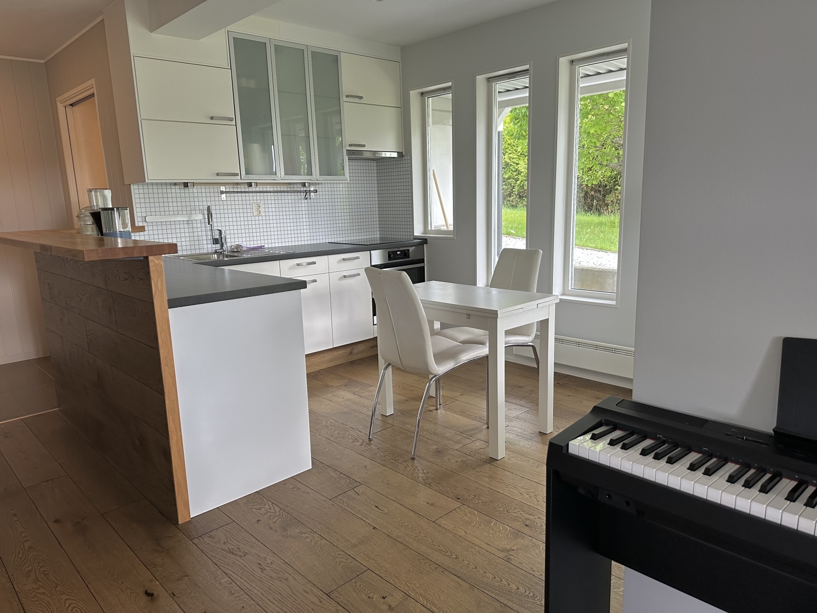 4 bedroom (8 beds) house in Ålesund with private yard