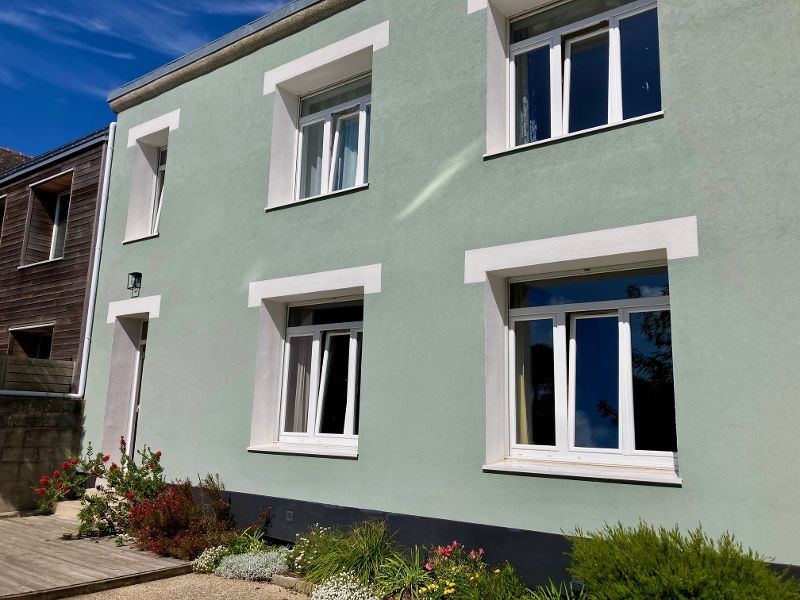 The house on the garden side