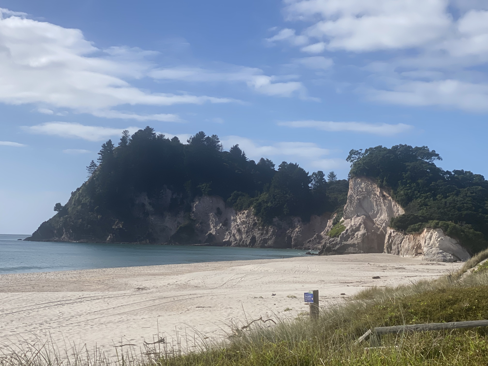 Well equipped holiday home with amazing privacy and seaviews.