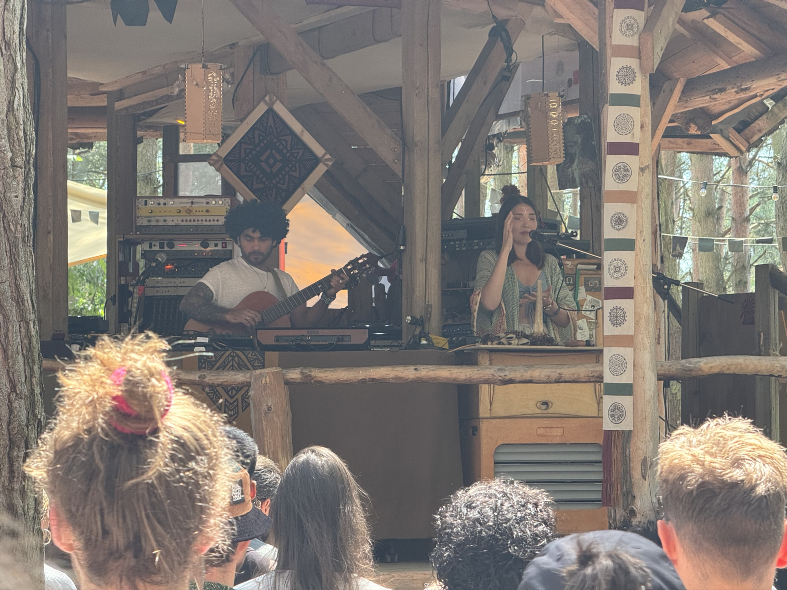 Actuación en vivo, Sound Healing, ceremonia de MamaCacao en el Festival✨ de Fusión