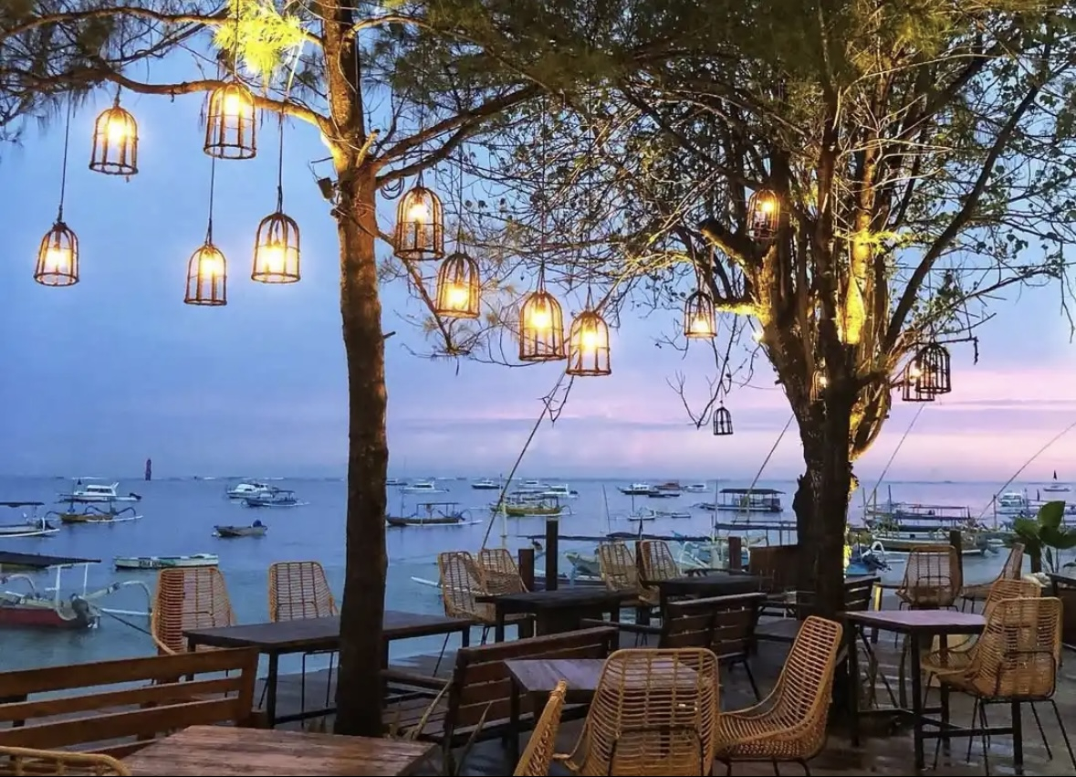 Sanur Beach - aproveite o Happy Hour e o Jantar na praia