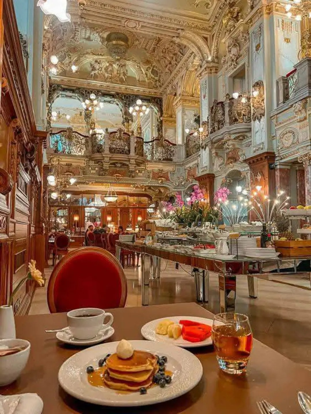 Downtown, Budapest - Centrally located with everything you want in Walking Distance!
