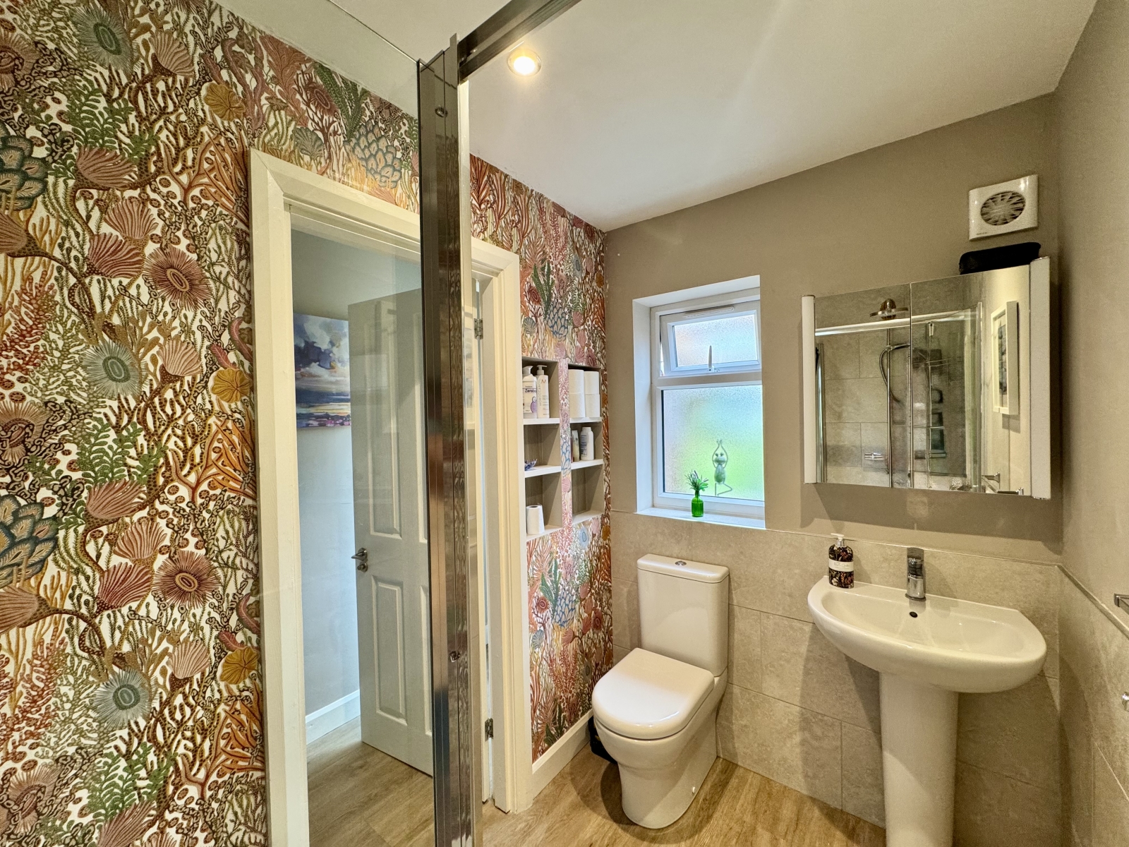 Shower room, ground floor
