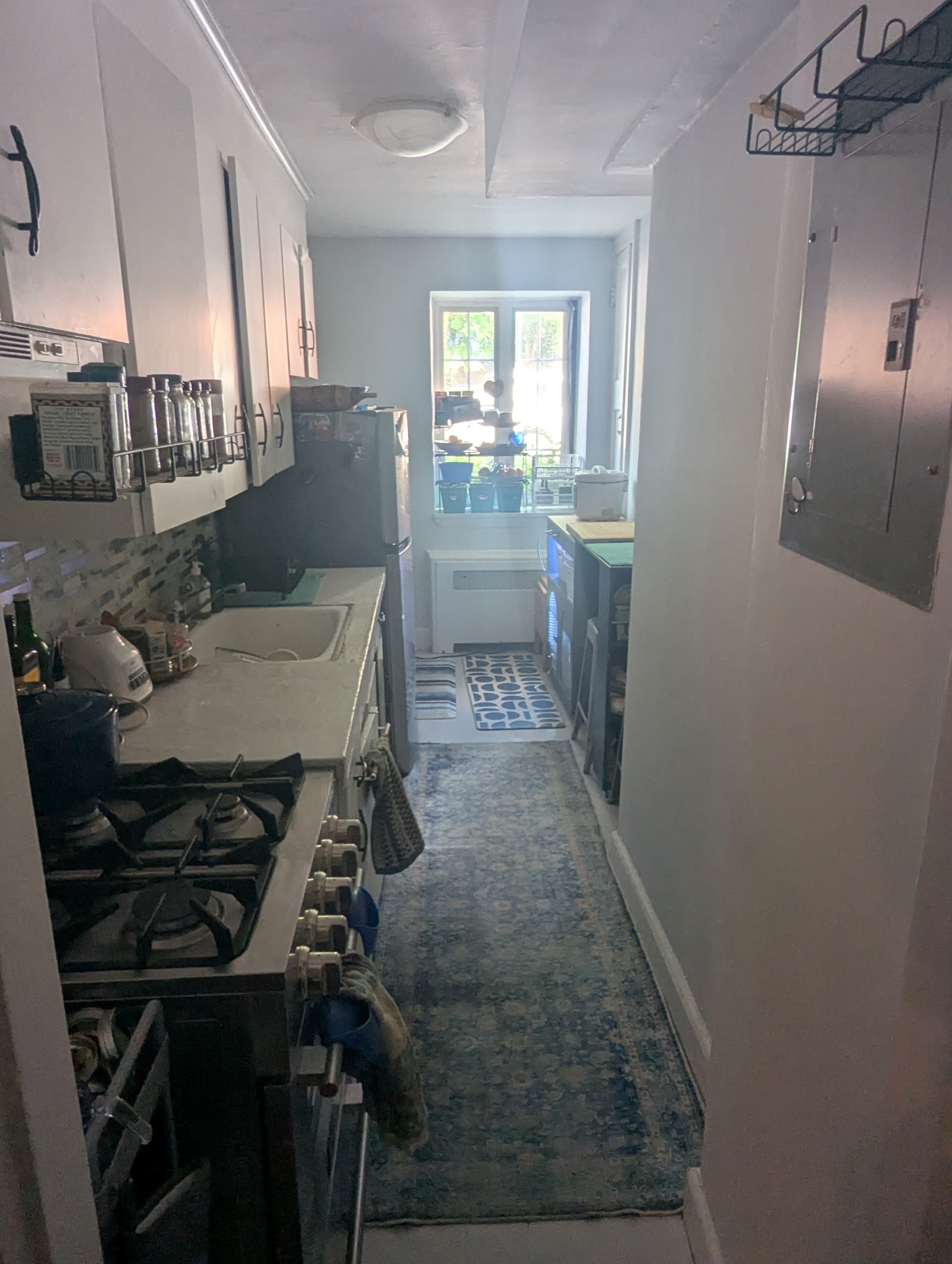 Appartement urbain chaleureux avec un accès en bus vers Fenway et le centre-ville de Boston