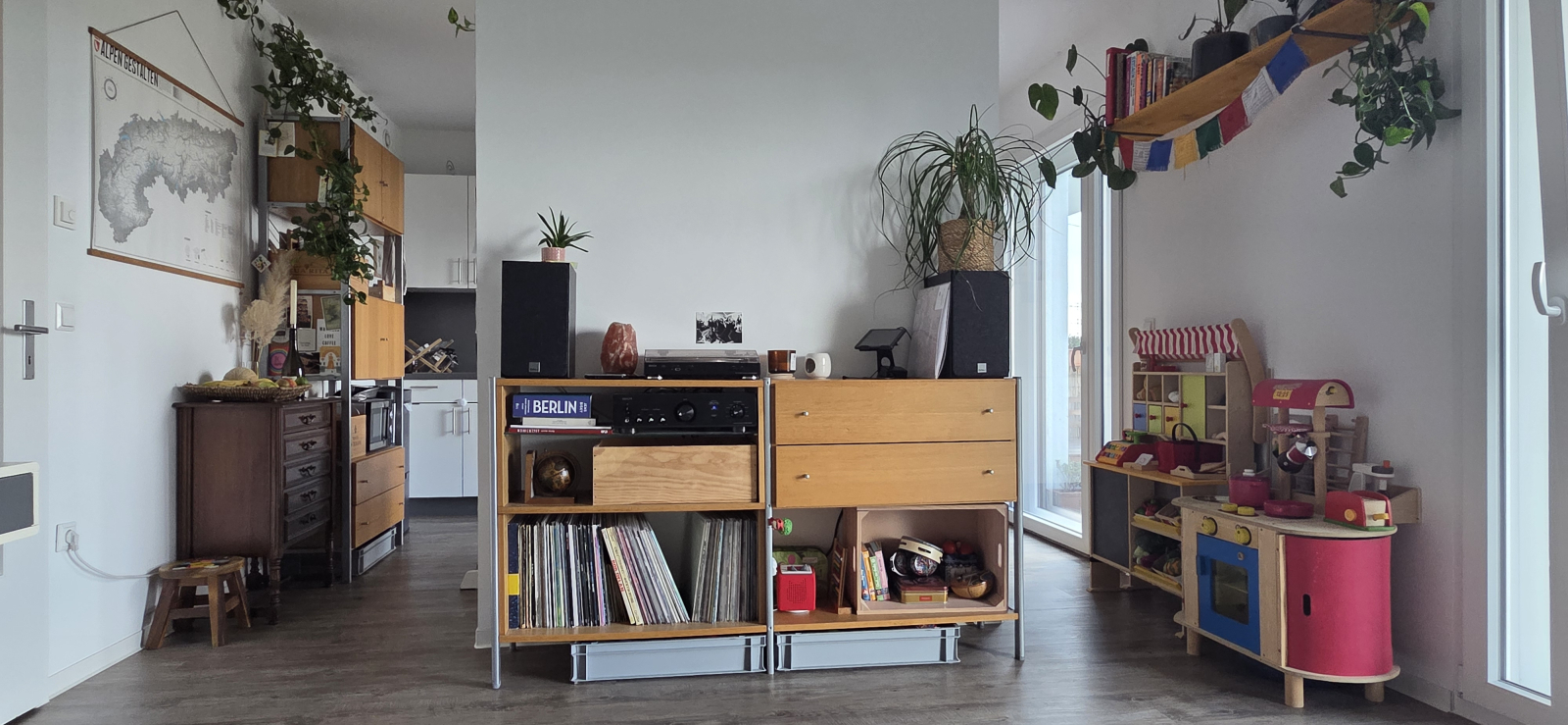 Groot, gezellig, licht en gezinsvriendelijk appartement met prachtig uitzicht over Berlijn