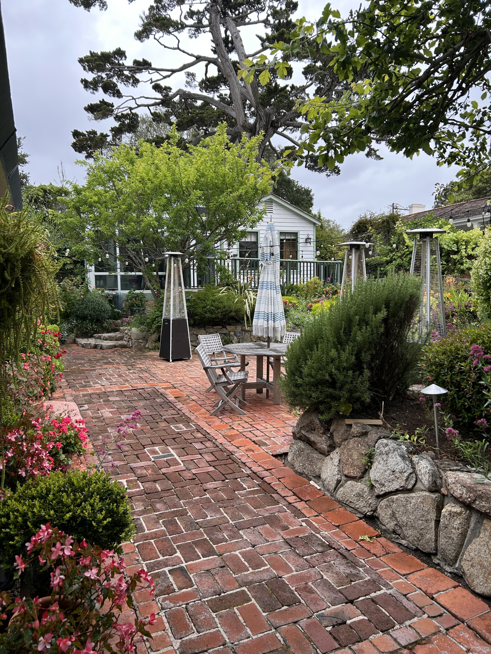 Adobe de jardim no coração de Monterey