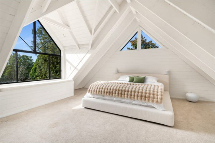 Dormitorio principal con inodoro