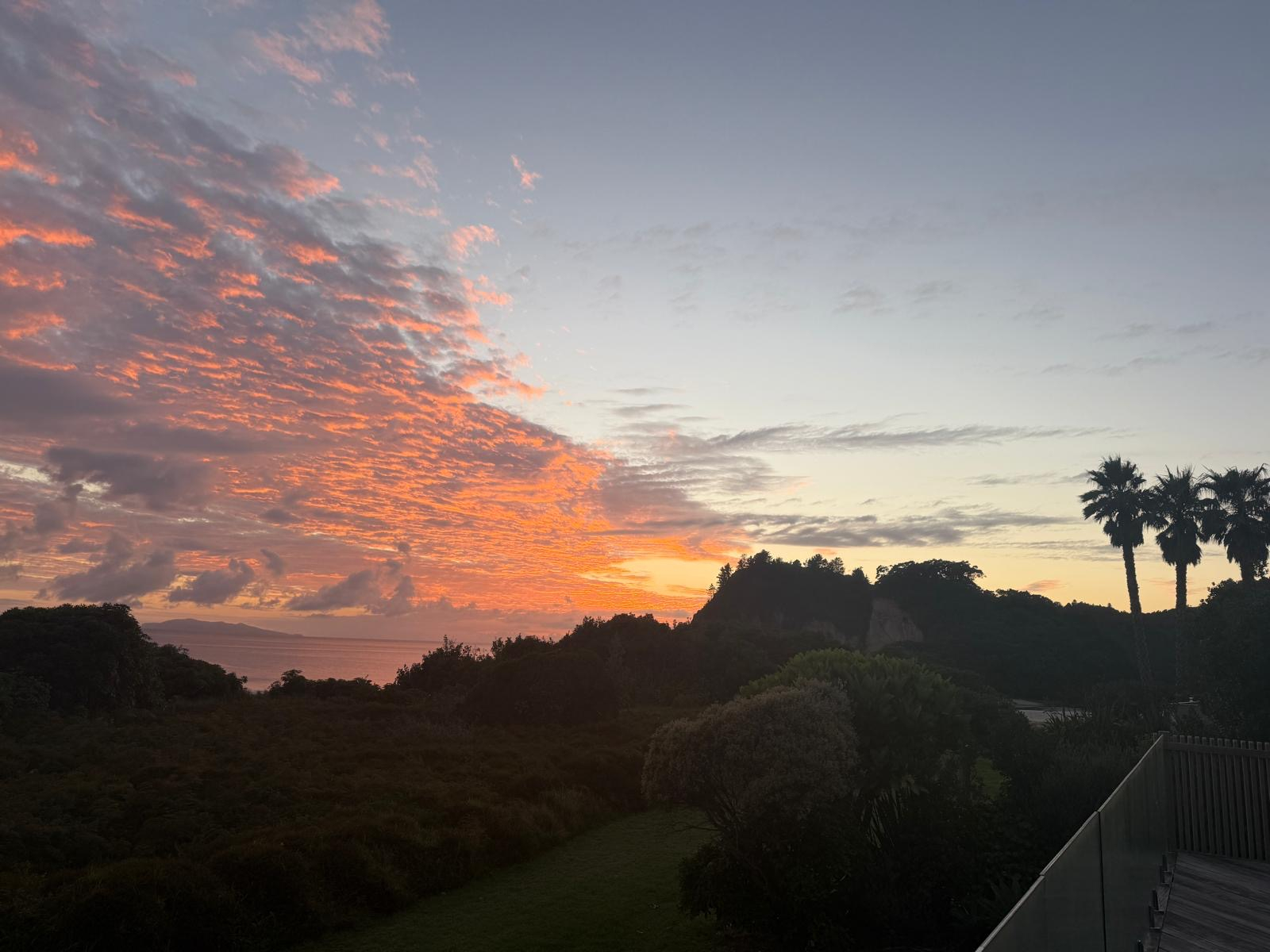 Well equipped holiday home with amazing privacy and seaviews.