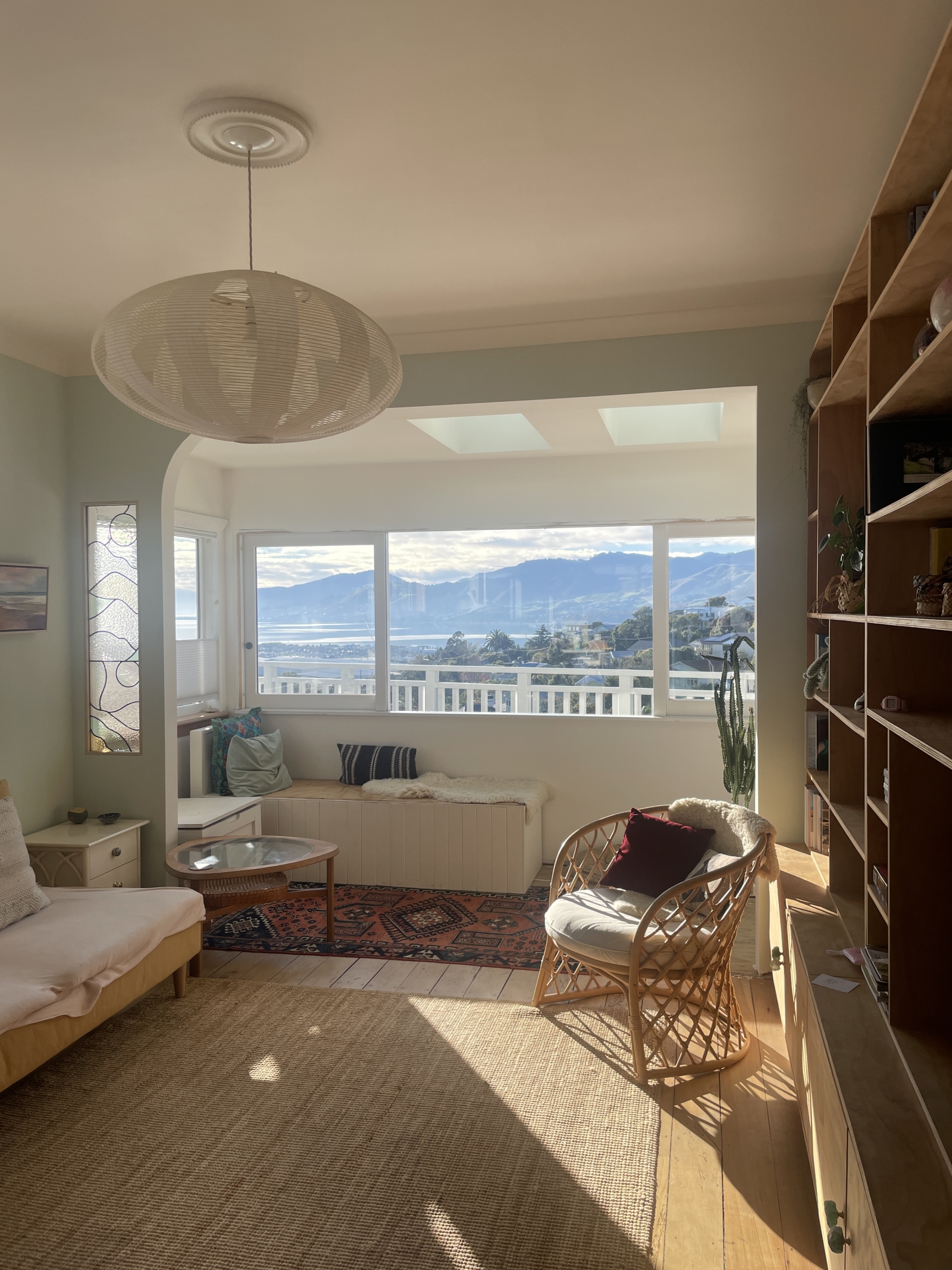 Sunny Nelson Home Between Mountains, Beaches & National Parks