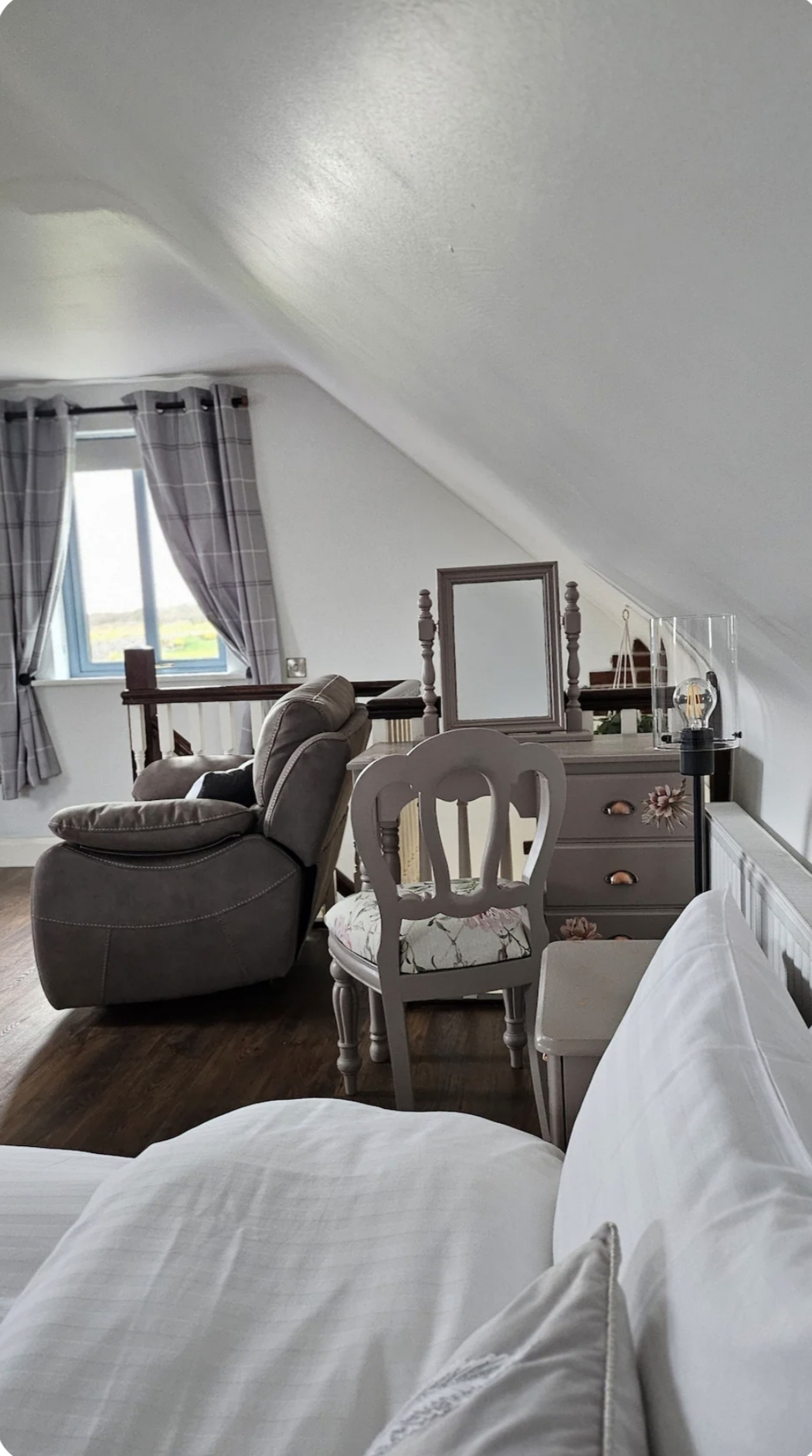 Studio Loft balayé par le vent près des falaises de Moher sur la côte ouest de l’Irlande