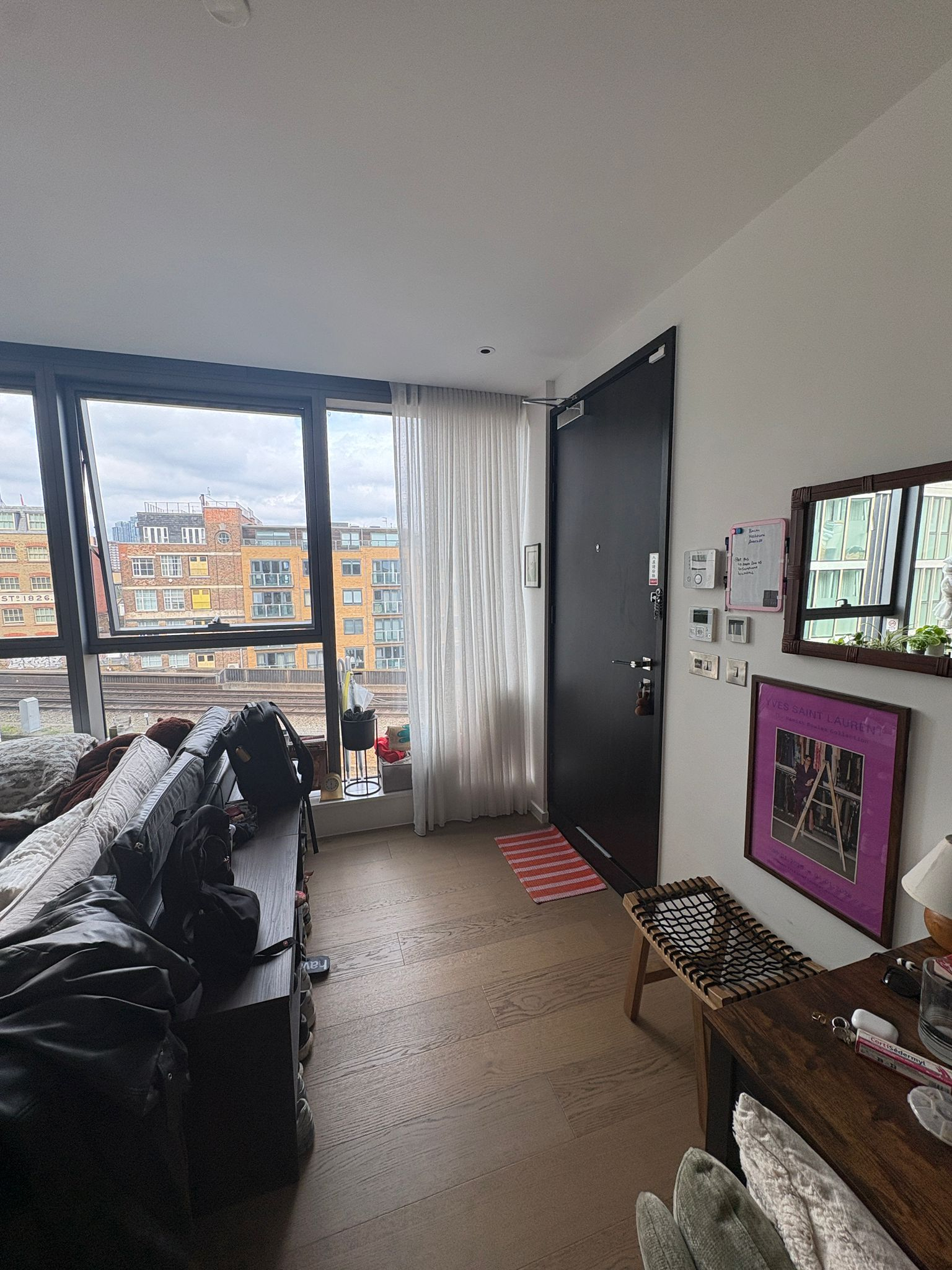 Modern One-Bedroom Flat in Lovely Neighborhood
