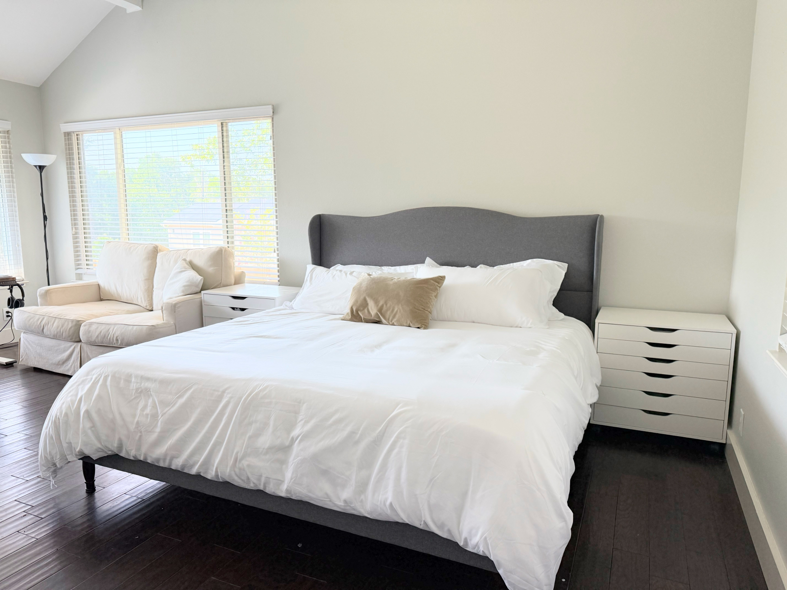 Upstairs bedroom, with sitting area and smart TV