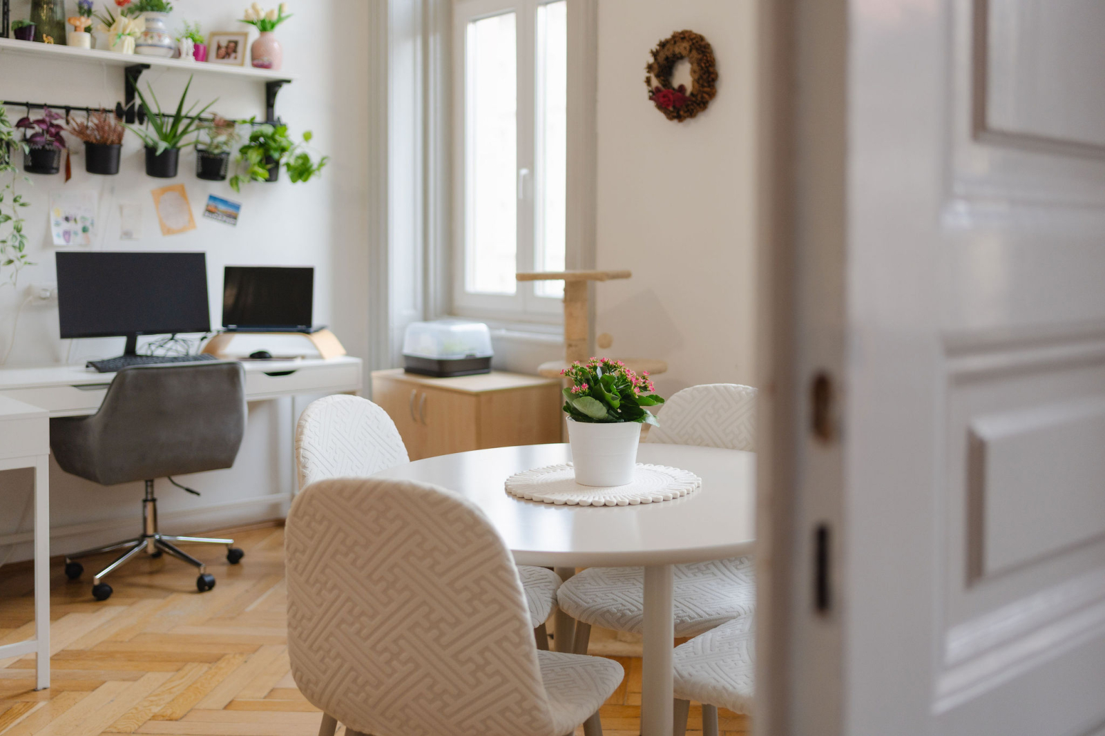 Downtown, Budapest - Centrally located with everything you want in Walking Distance!