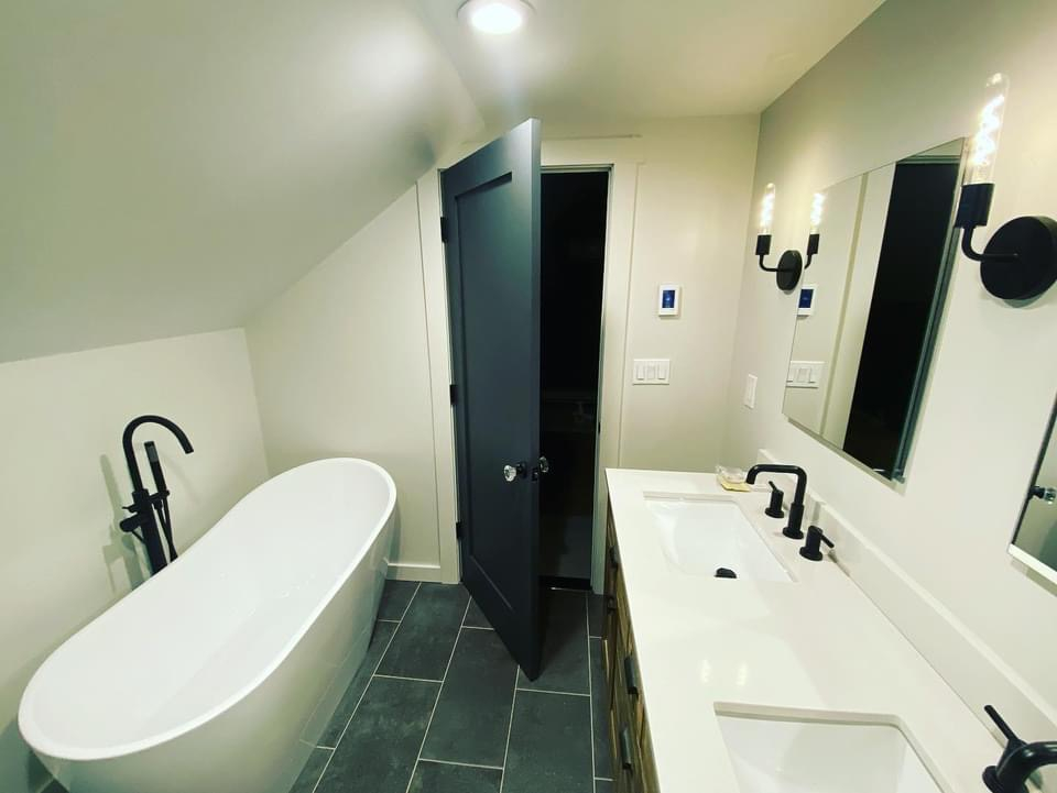 3rd floor primary bath