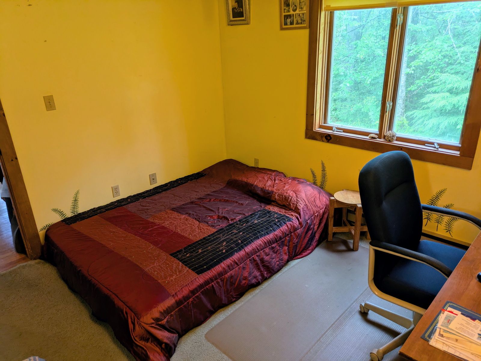 Seconda camera da letto. Si noti che il letto è sul pavimento in quanto di solito si tratta di uno s ...