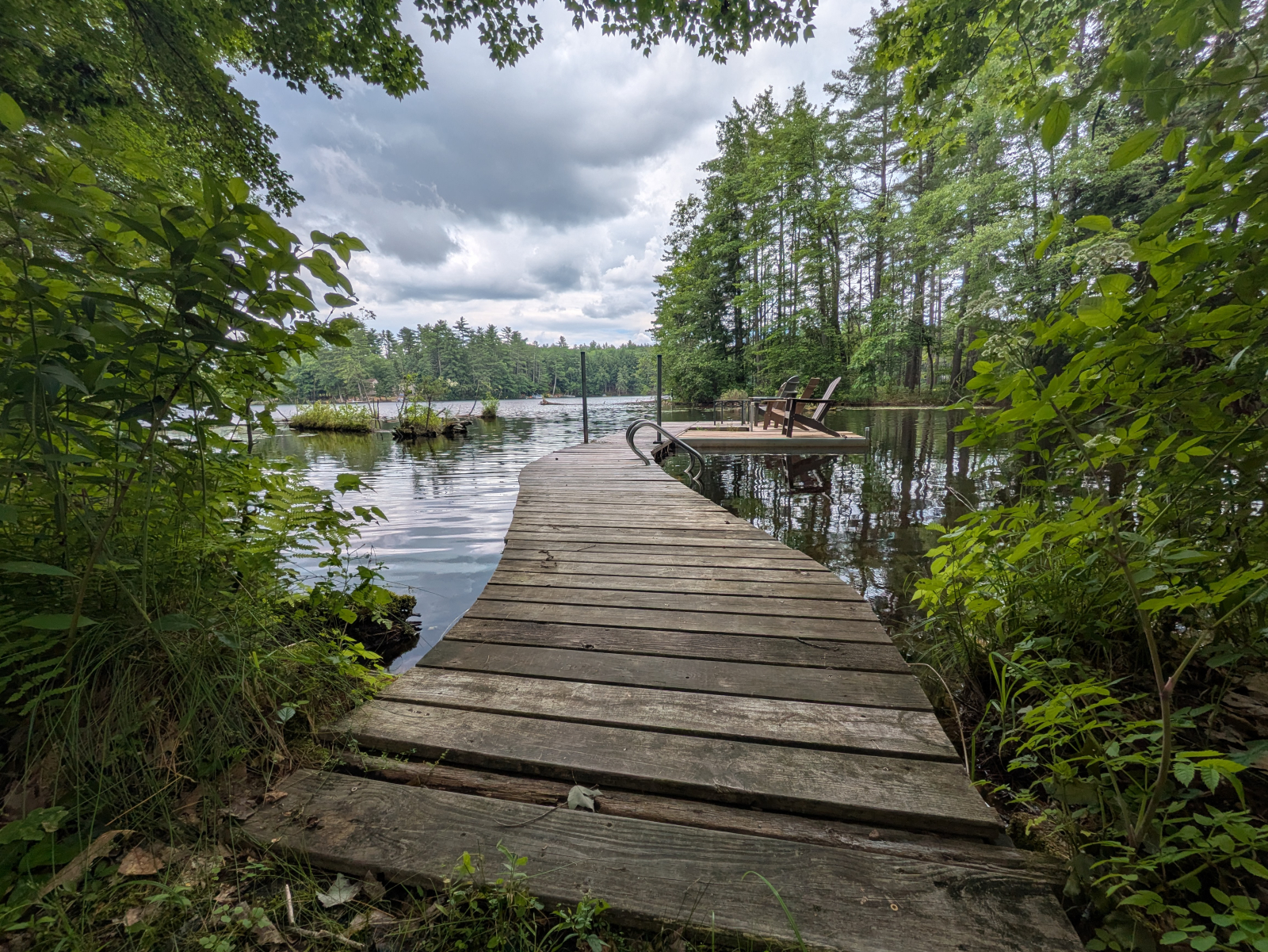 Ingresso alla darsena, soleggiata al mattino e ombreggiata nel tardo pomeriggio