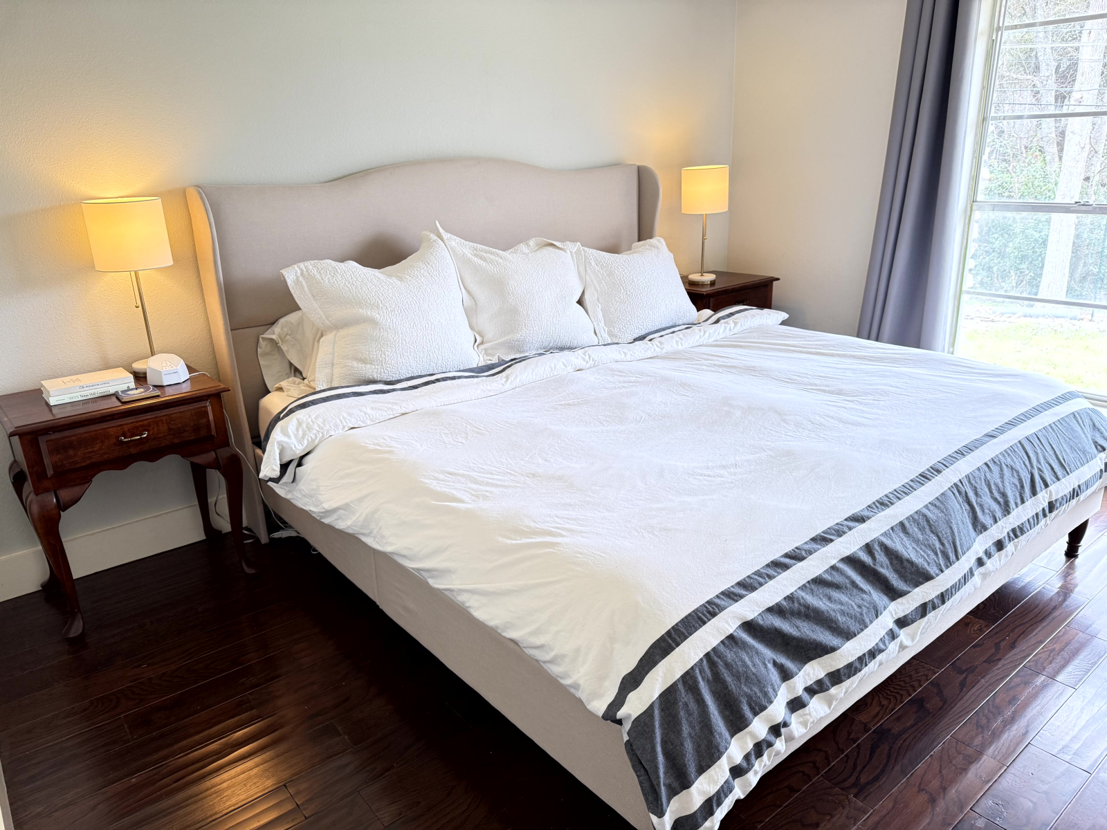 Downstairs bedroom, king bed