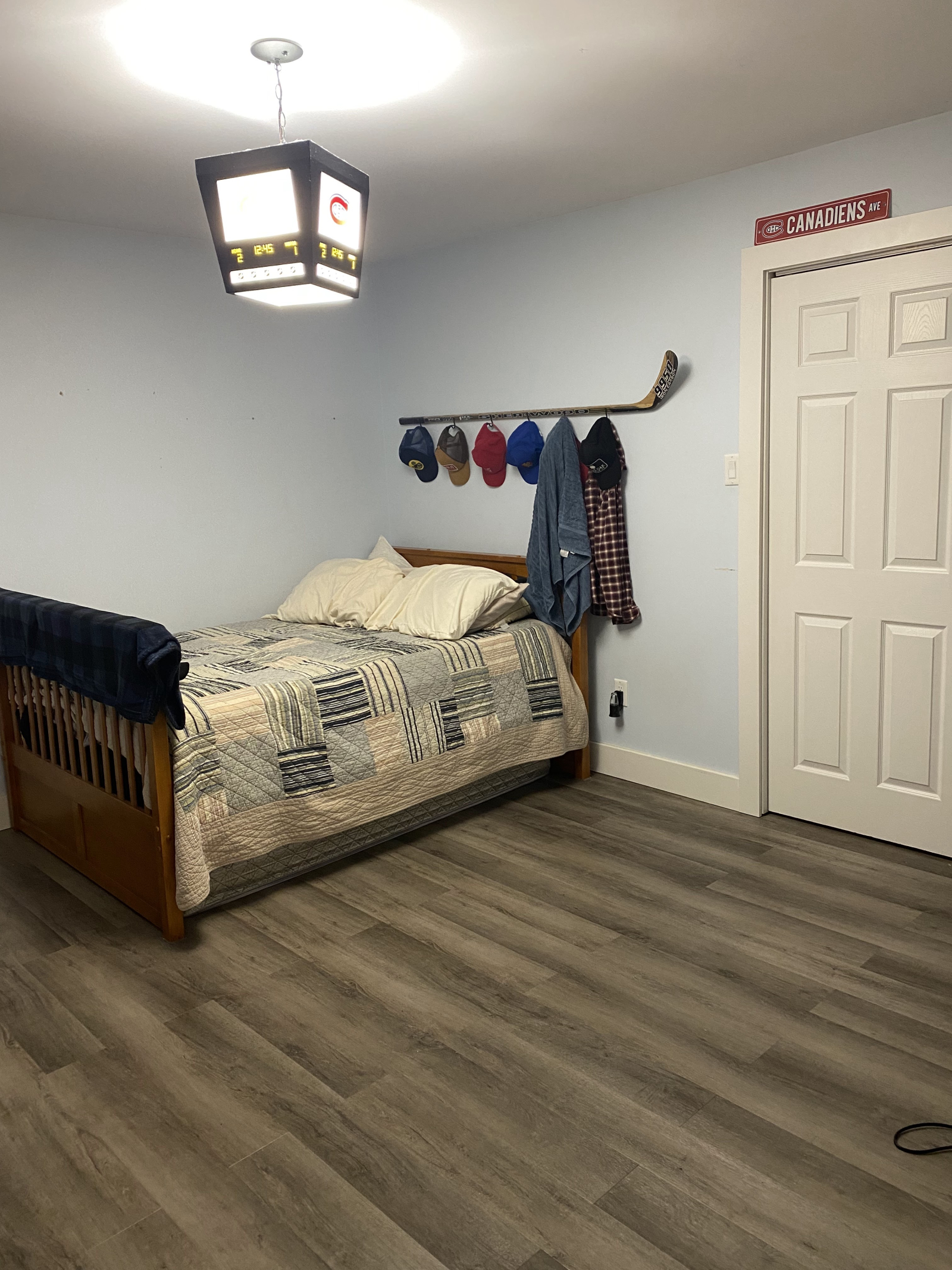 Schlafzimmer 3 mit einem Doppelbett und einer Einzelmatratze, die ausgezogen werden kann