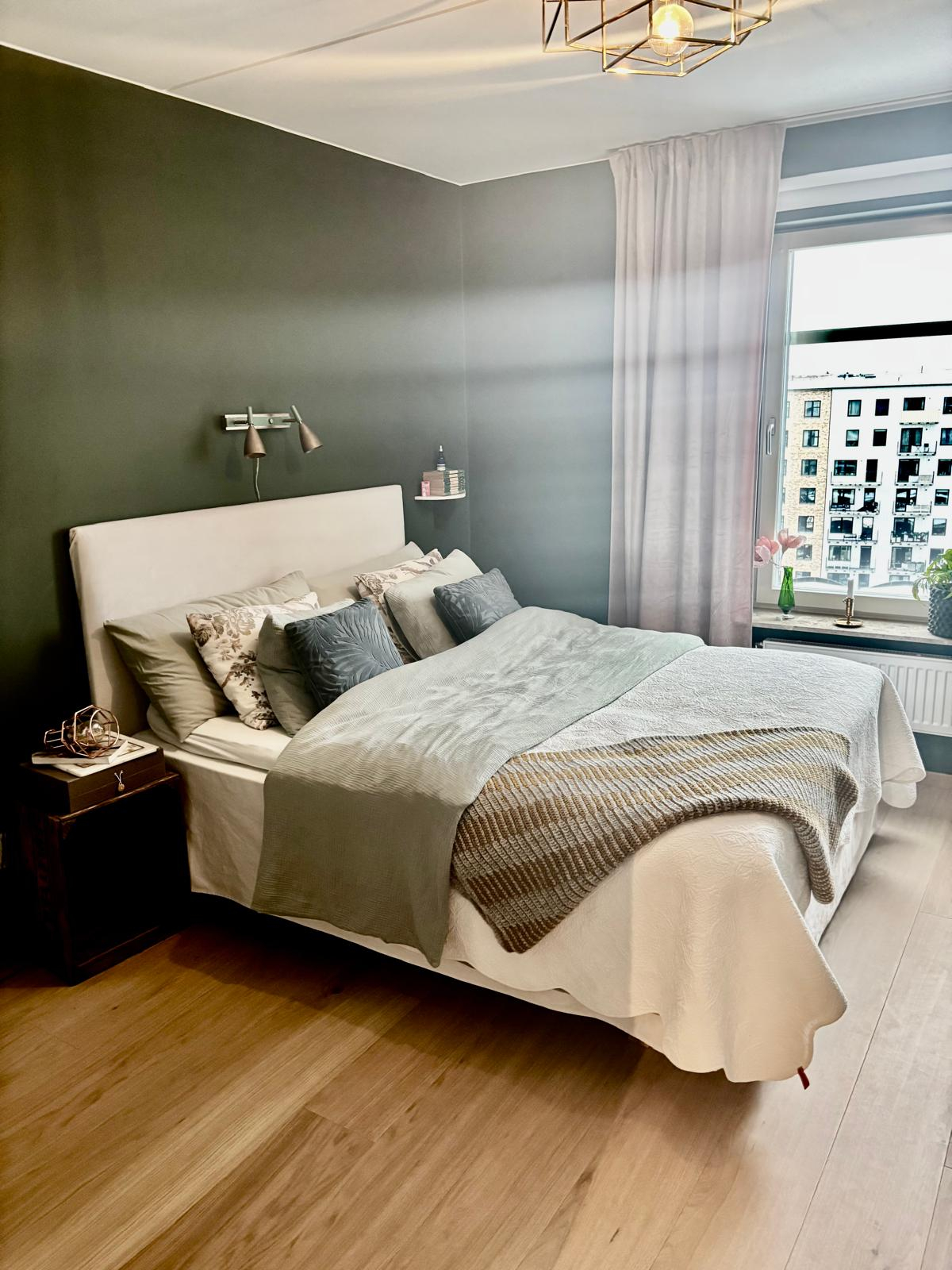 5-room penthouse with huge roof terrace and two balconys, excellent communications