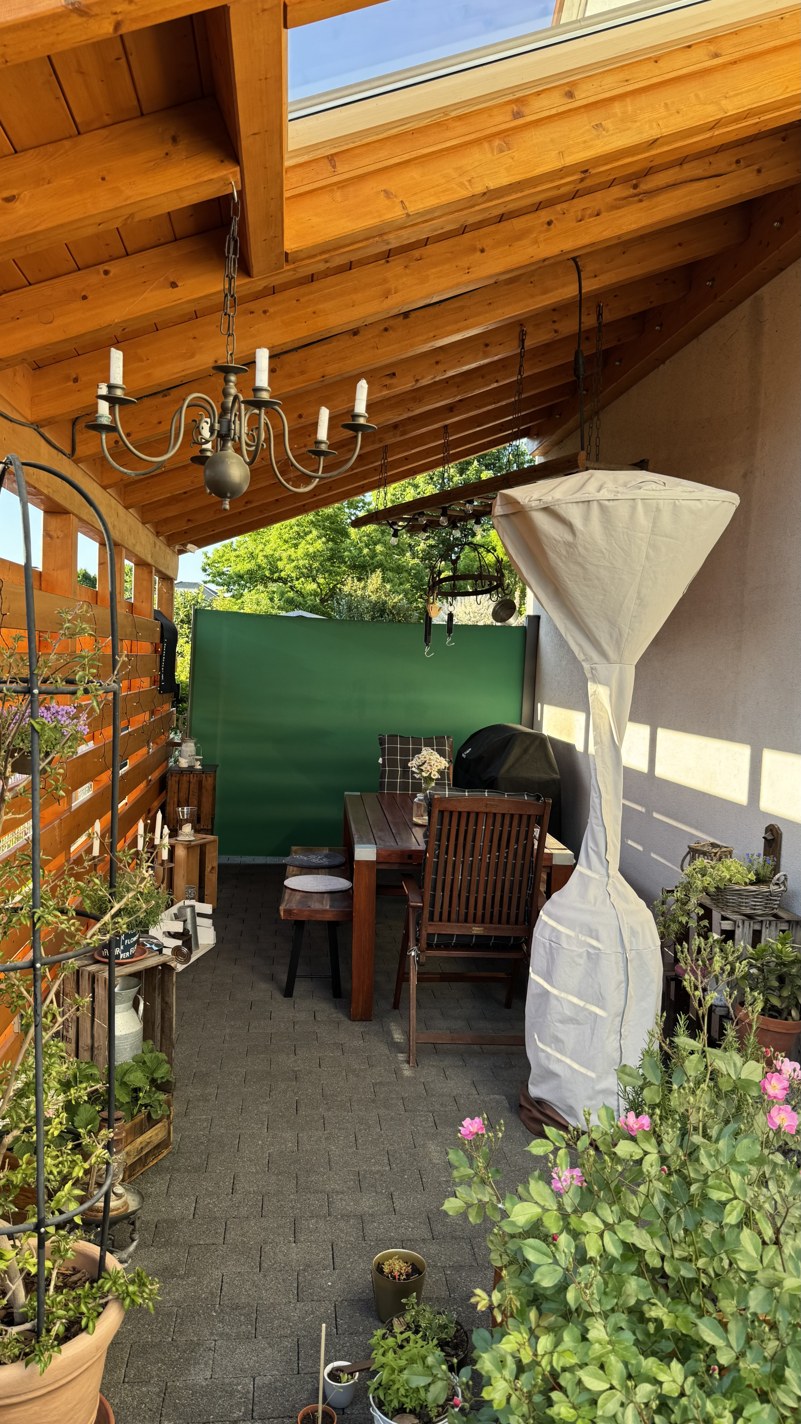 Terraço lateral (coberto)