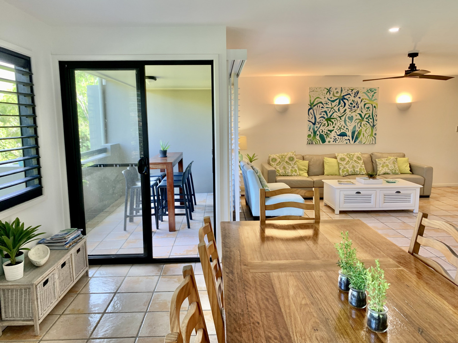 Dining and sitting area