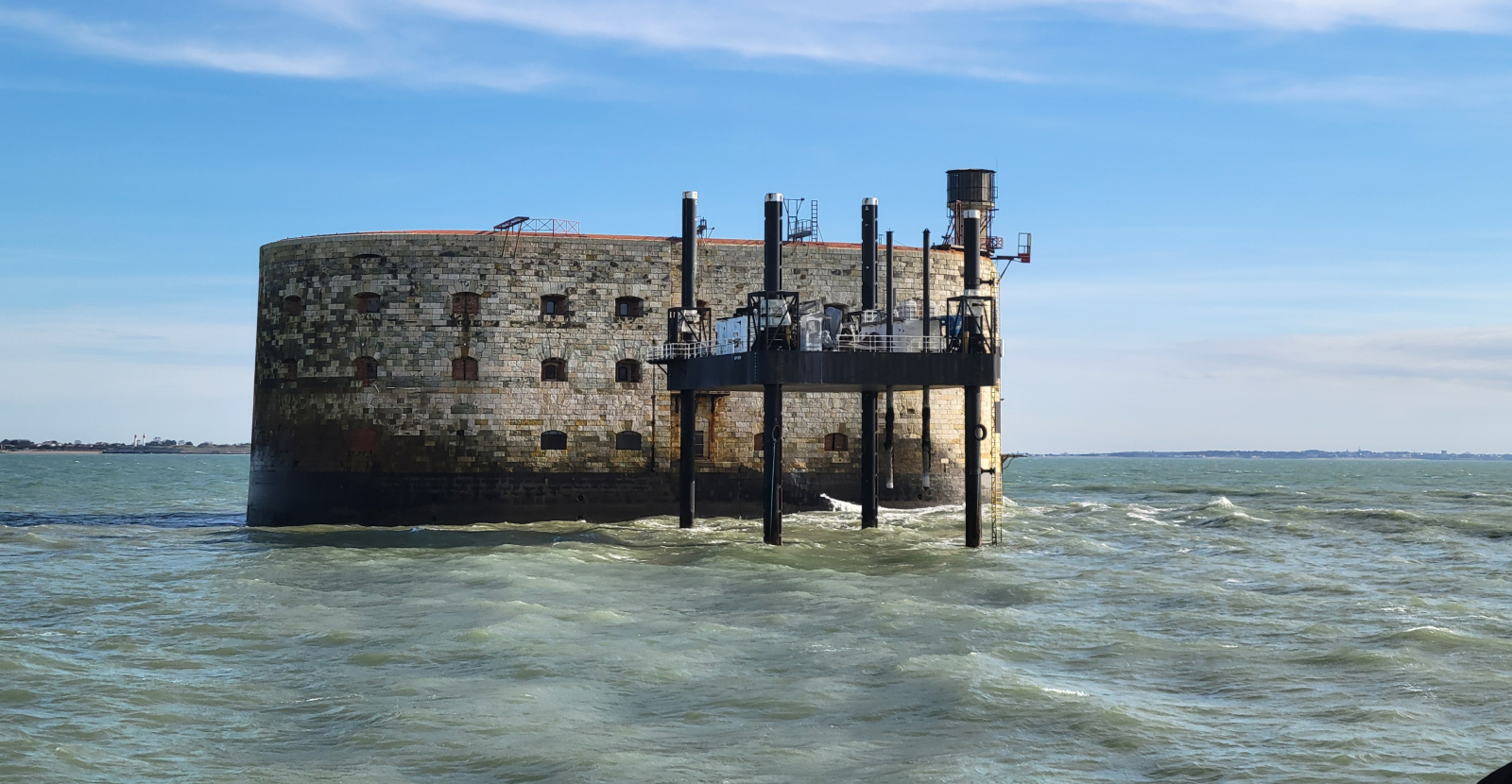 Casa de madeira de 3/4 quartos com piscina próxima a La Rochelle