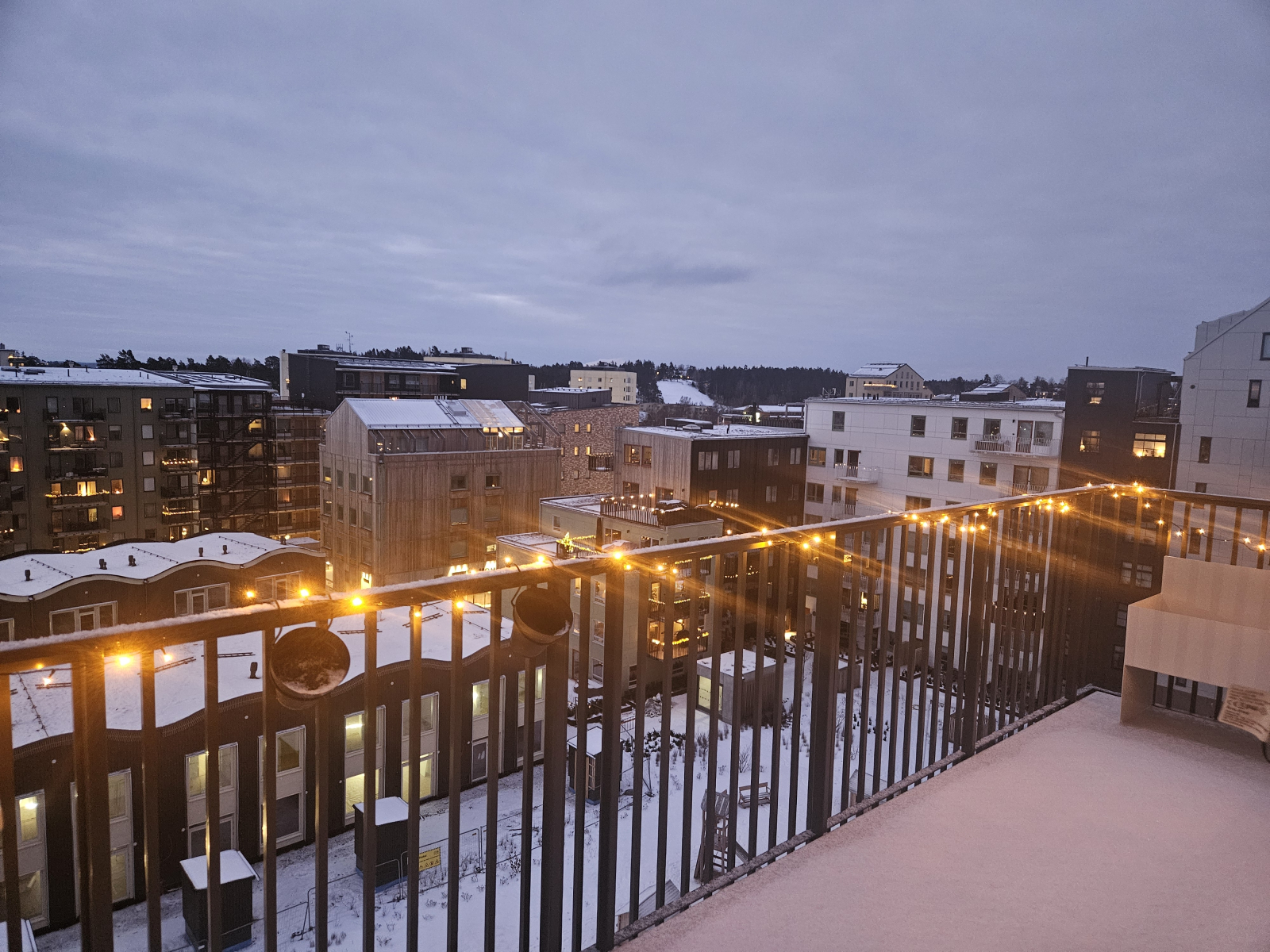 5-room penthouse with huge roof terrace and two balconys, excellent communications