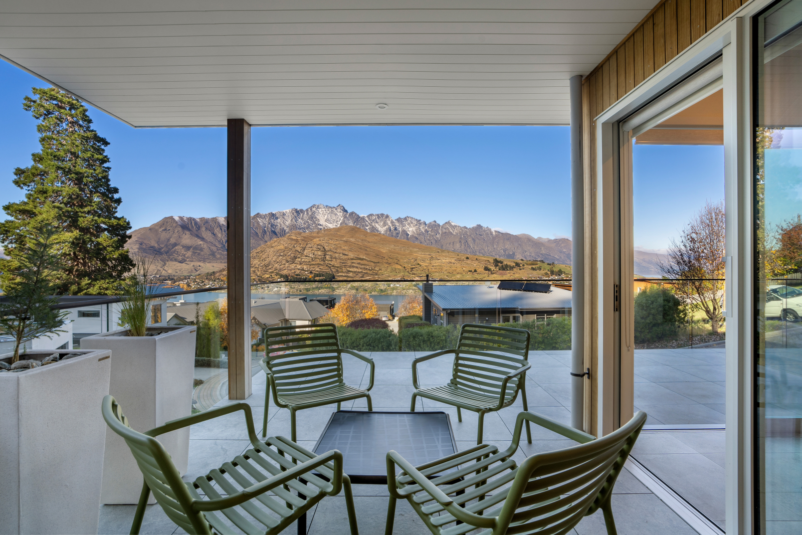 Amazing Lake and Remarkables Mountains Views!