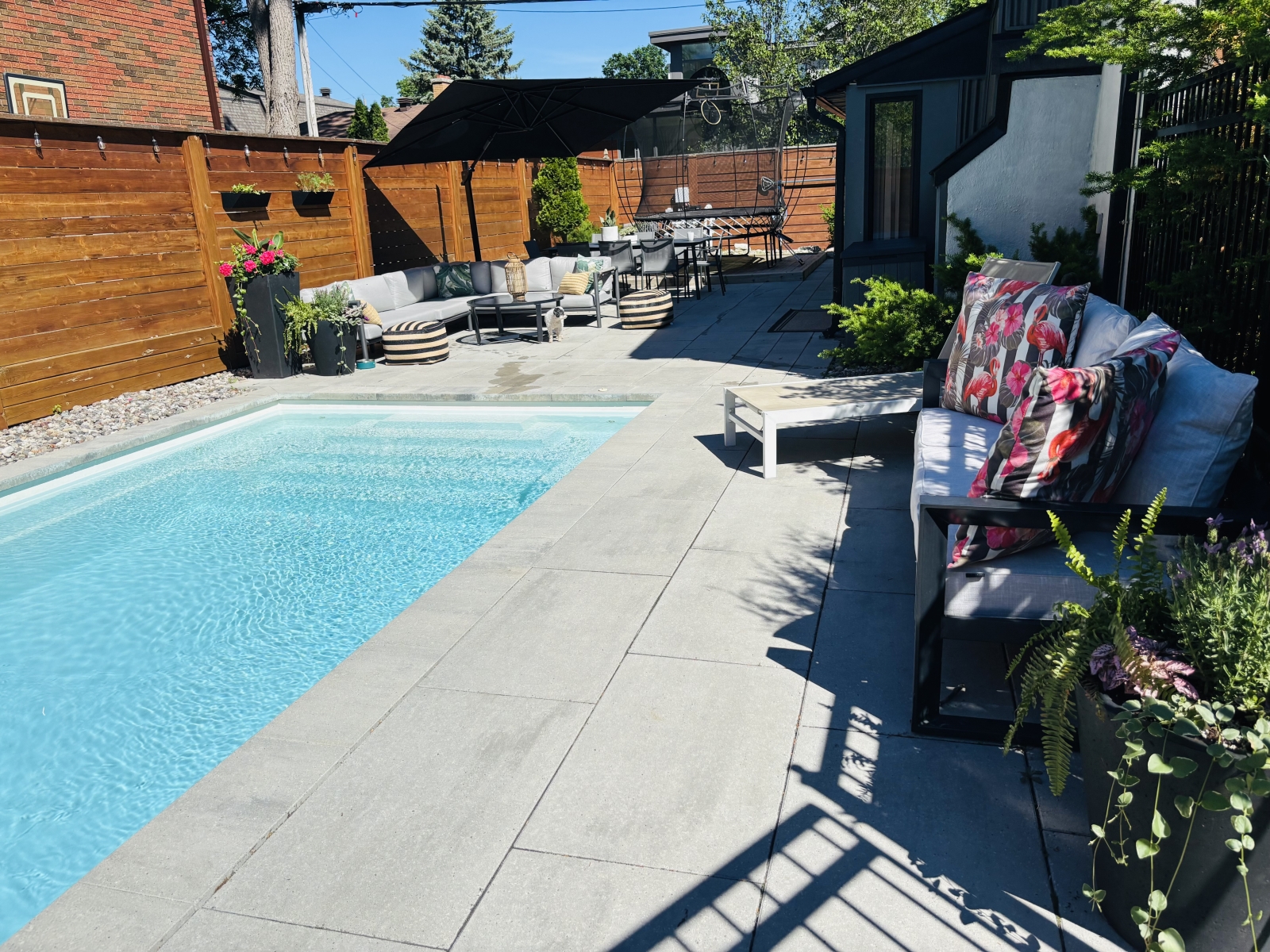 Preciosa casa familiar CON PISCINA en la capital de Canadá: ¡OTTAWA!