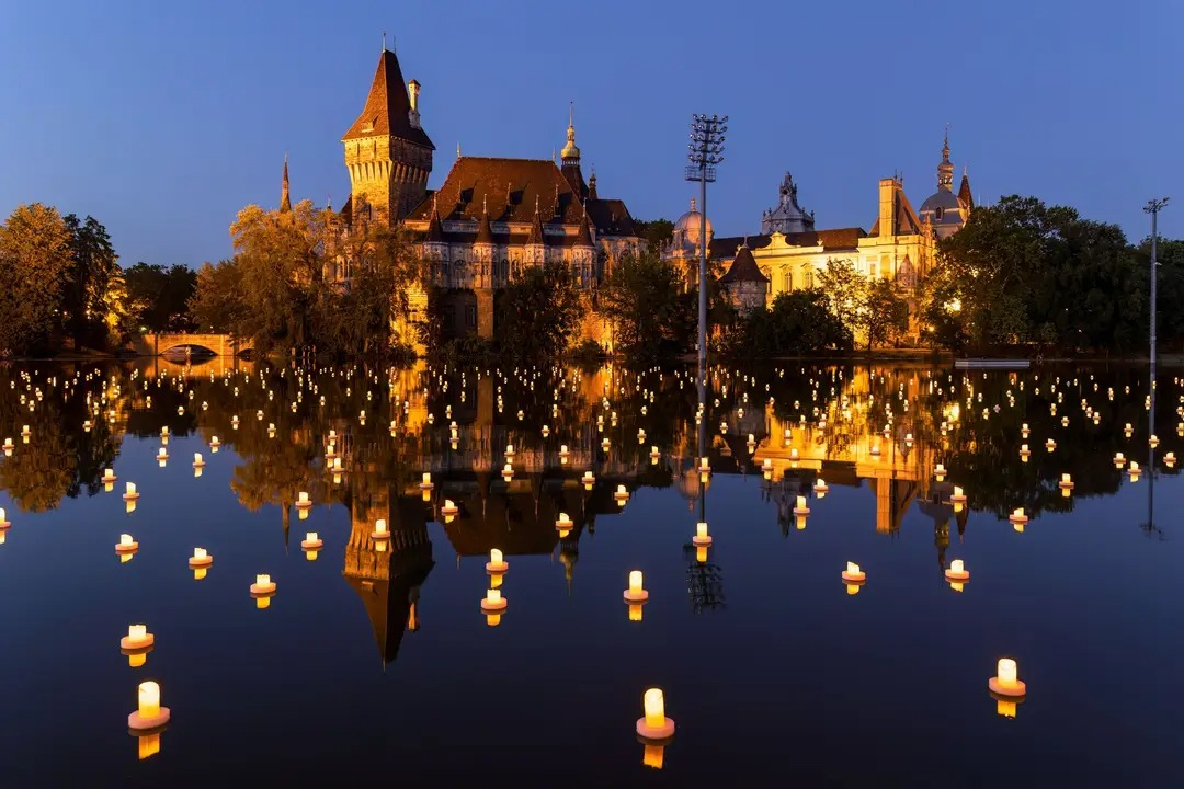 Downtown, Budapest - Centrally located with everything you want in Walking Distance!