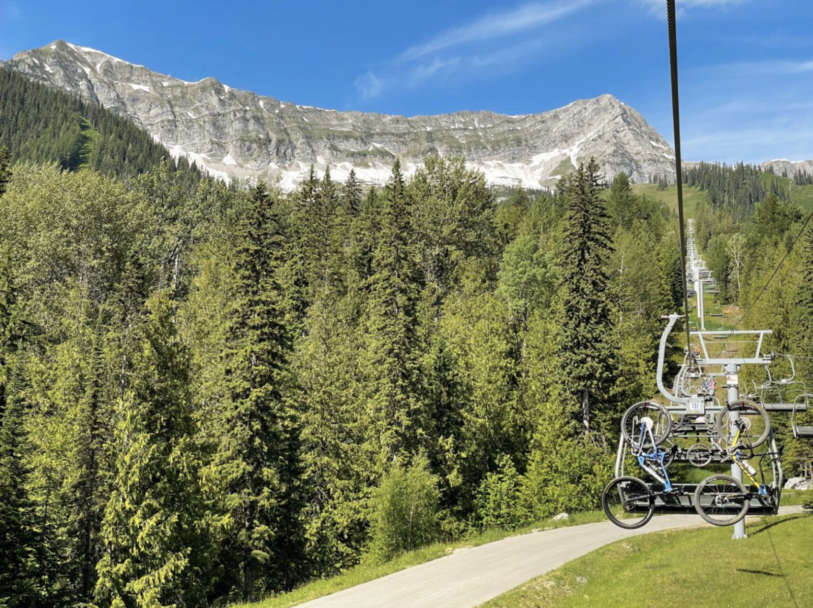 Cozy Mountain Retreat | | Ski, Golf, Bike, Hike & Explore