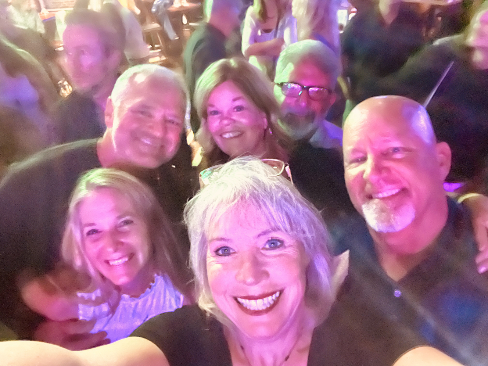 Bekijk The Siren, onze lokale sportbar en grille met geweldige livemuziek. Een korte wandeling van 7 ...