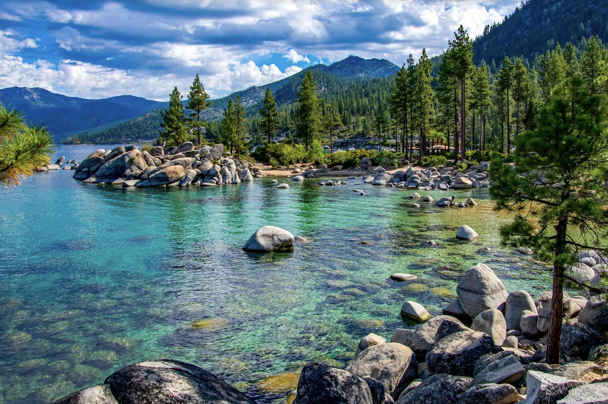 Aguas cristalinas de Sand Harbor, Lake Tahoe