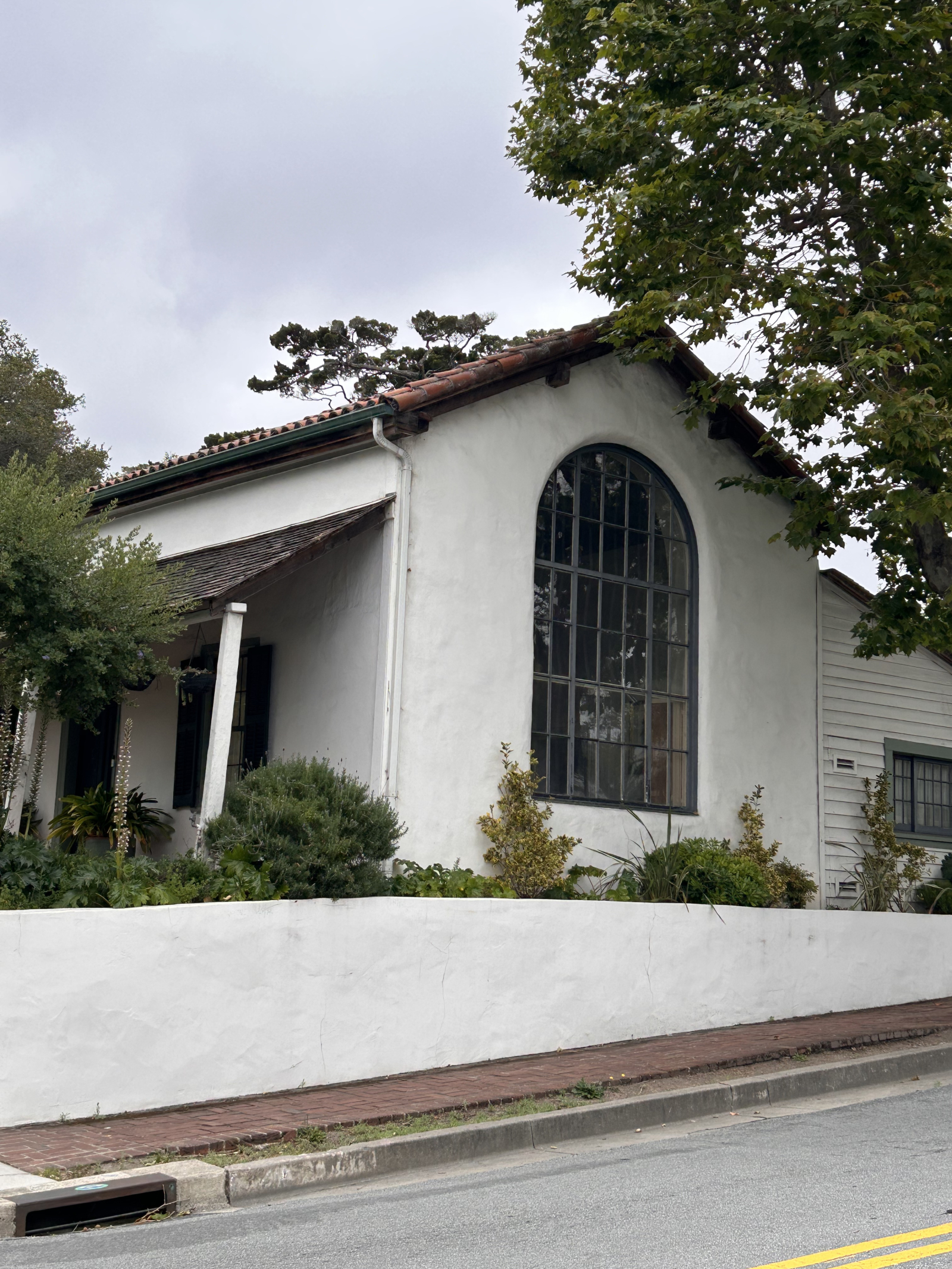 Adobe de jardim no coração de Monterey