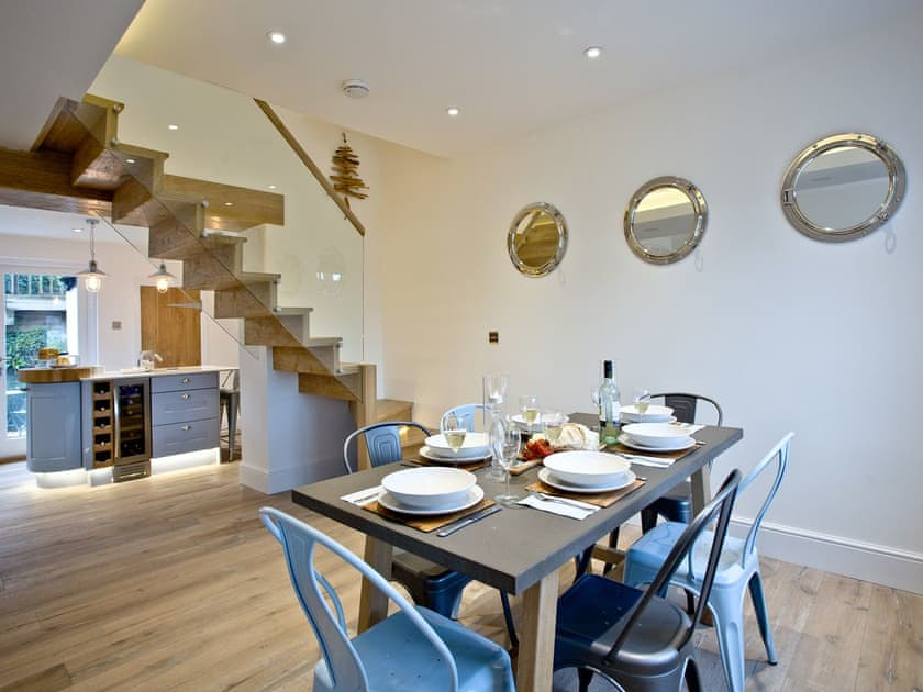 Waterfront Cottage, eingebettet am Meer in South Devon, Großbritannien,