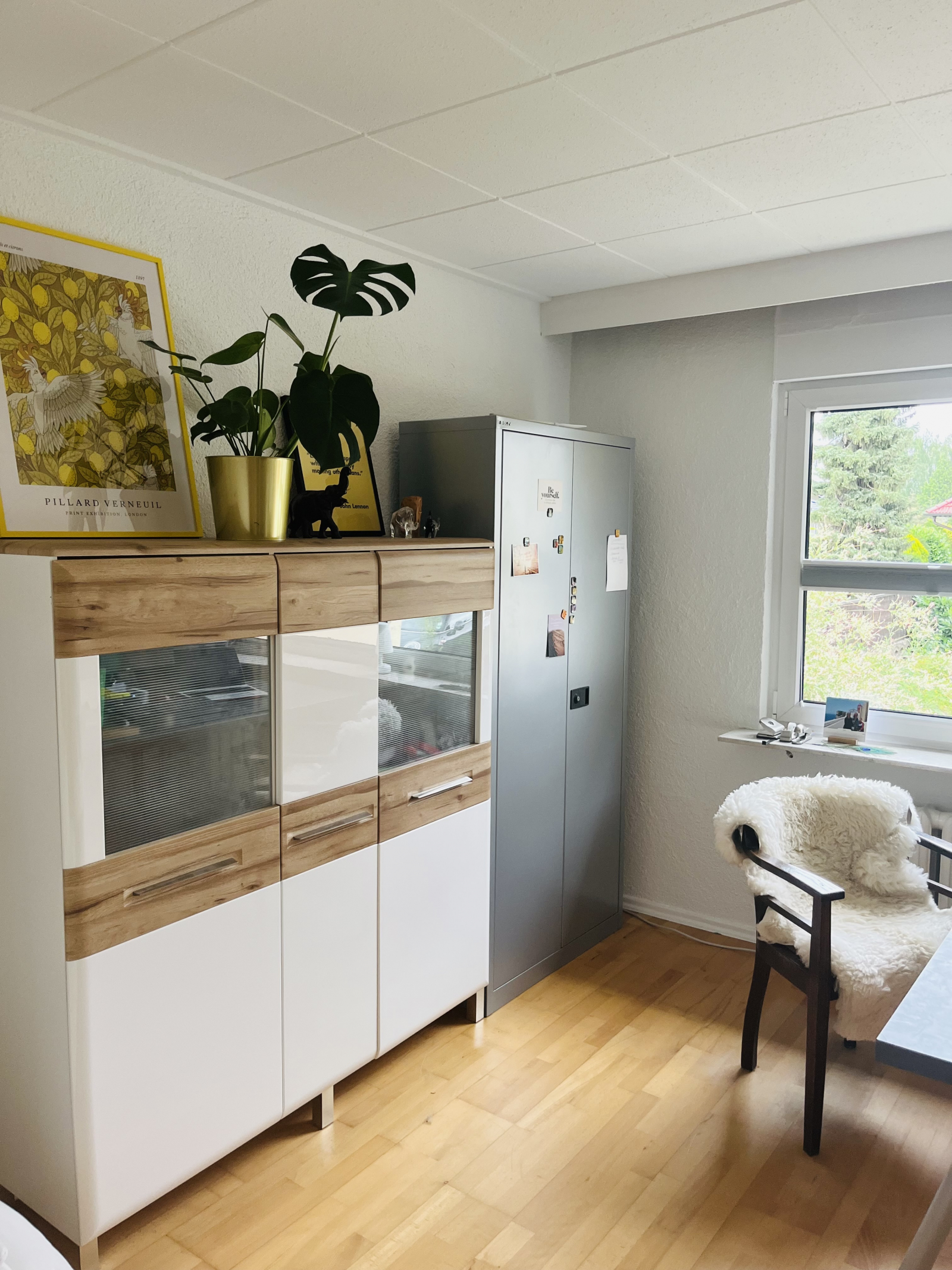 Office & guest room, sleeps 2 (or one very comfortably).