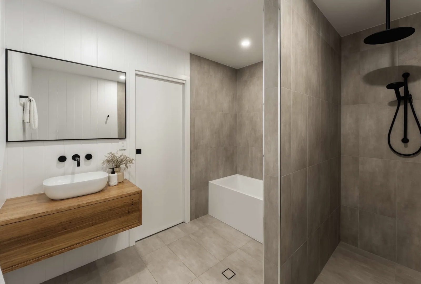 4brm house in inner Brisbane (Camp Hill)