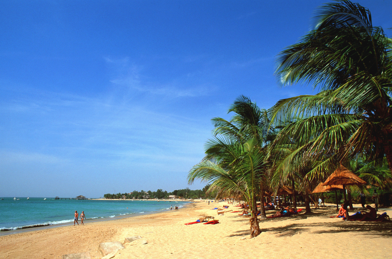 Saly, Senegal, a 2 horas de carro de Dakar. Praia linda e vibrações muito descontraídas, excelente f ...