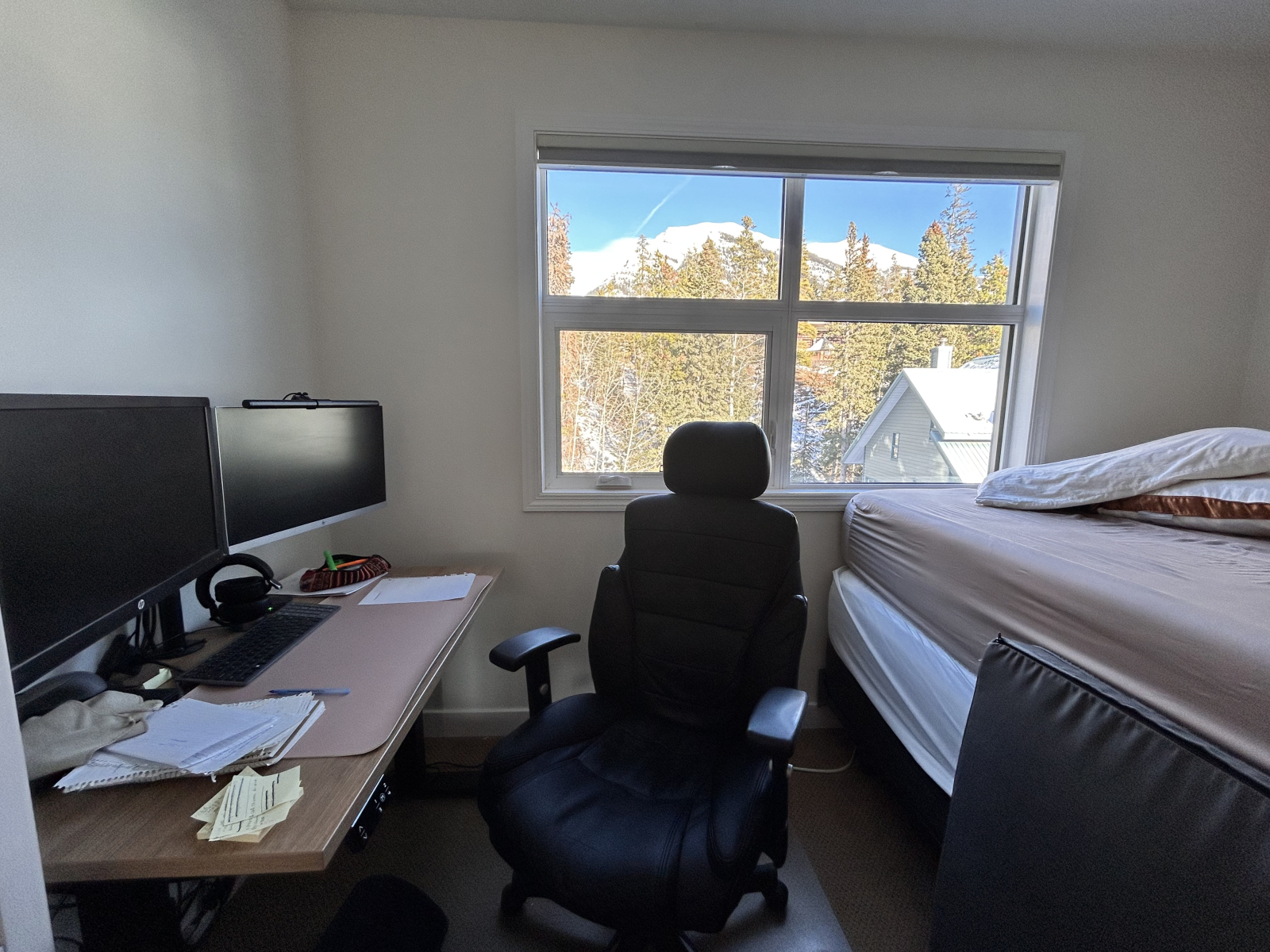 Mountain View in Peaceful Sunny Side of Canmore
