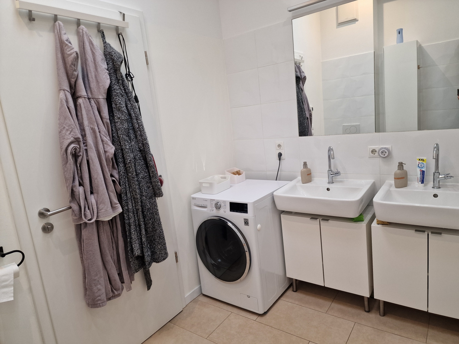 Groot en comfortabel dakterrasappartement in een veilige en levendige wijk van Berlijn