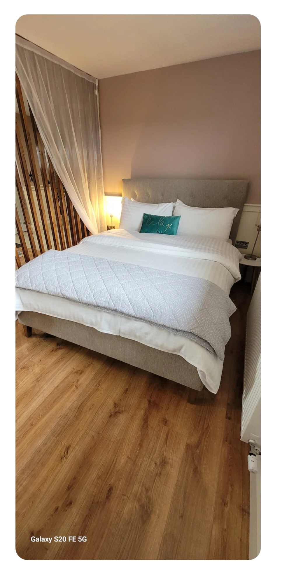 Lit Windsept Hodeout
Matelas ferme avec surmatelas en mousse à mémoire de forme.