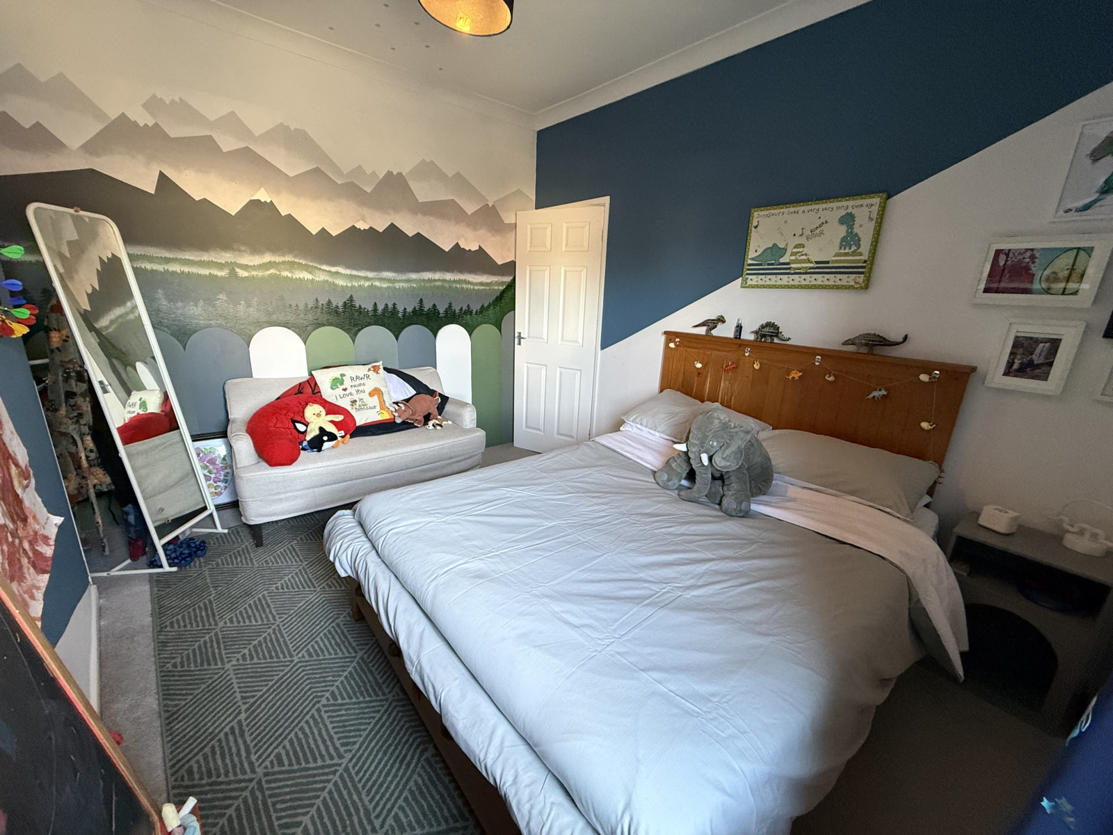 Oscars bedroom! King mattress.