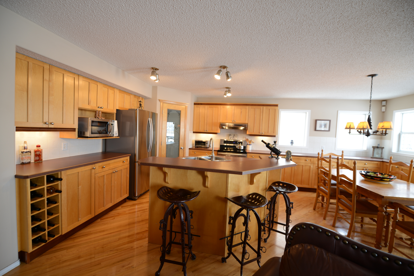 Fully Equipped Kitchen and Dining, Gas Stove, Microwave, Coffee/Tea Station, Pantry and all open the ...