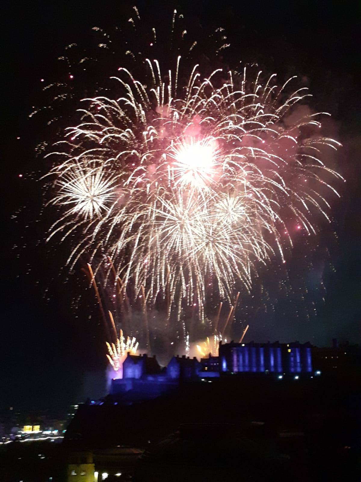 Edinburgh is beroemd om zijn vieringen, vooral op Hogmanay